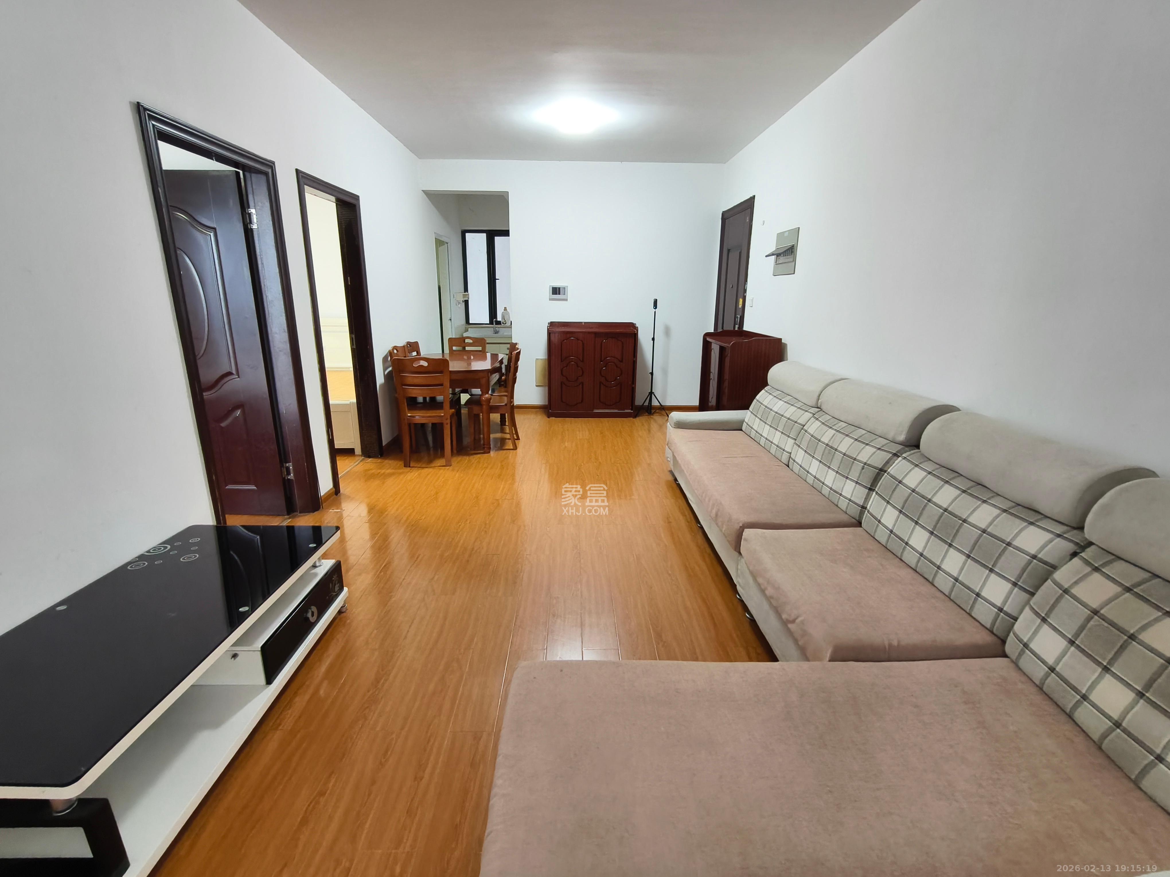 阳光100一期、四五期  3室2厅1卫    2500.0元/月