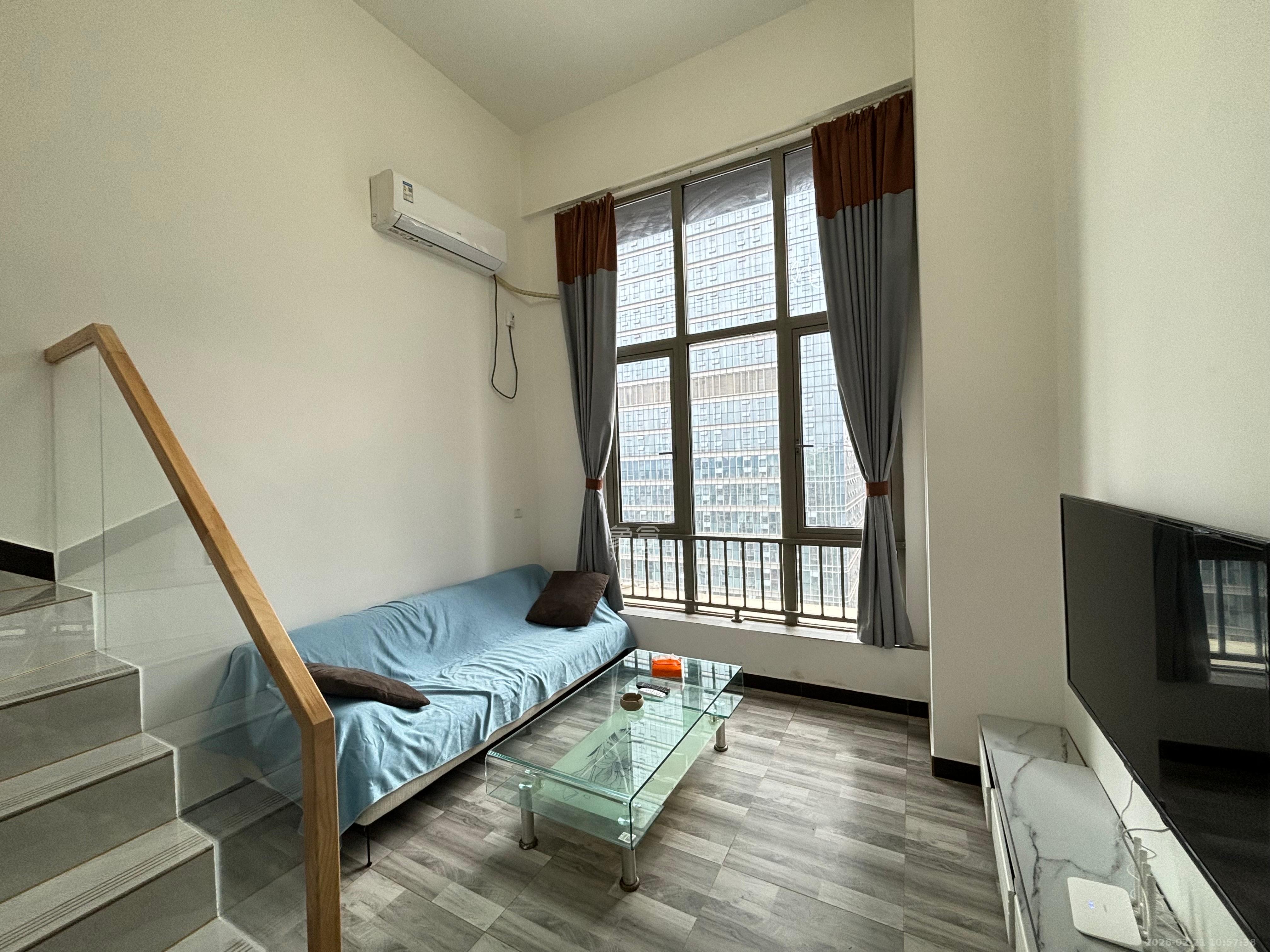 梅溪湖金茂湾一期  1室1厅1卫    1800.0元/月