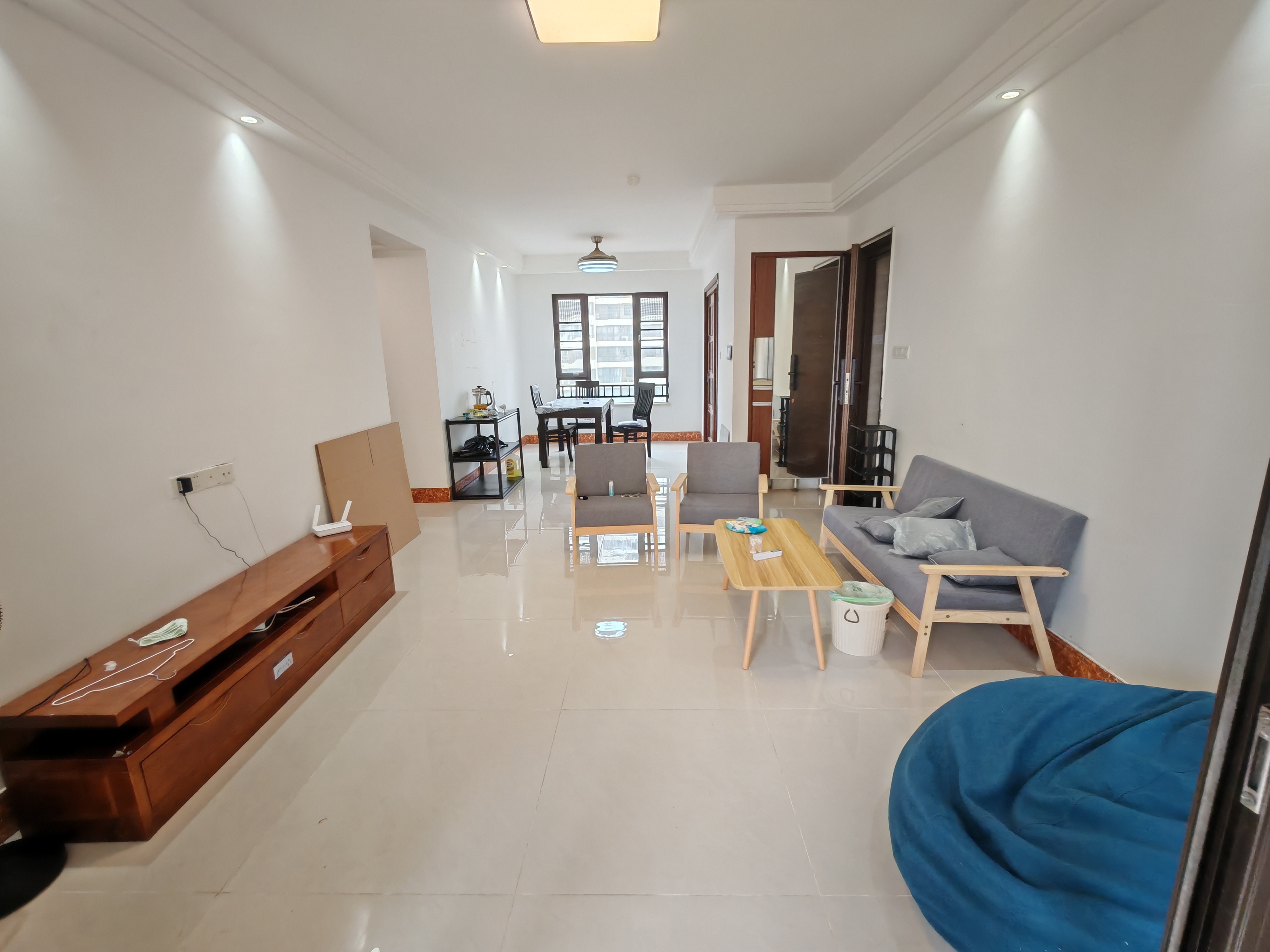 中海锦城  3室2厅2卫    3200.0元/月