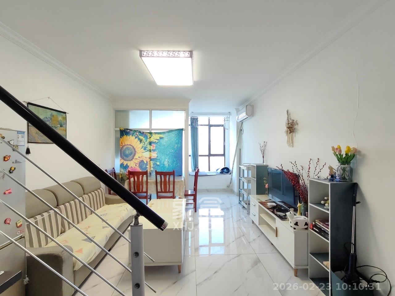 麓江春  1室1厅1卫    2200.0元/月