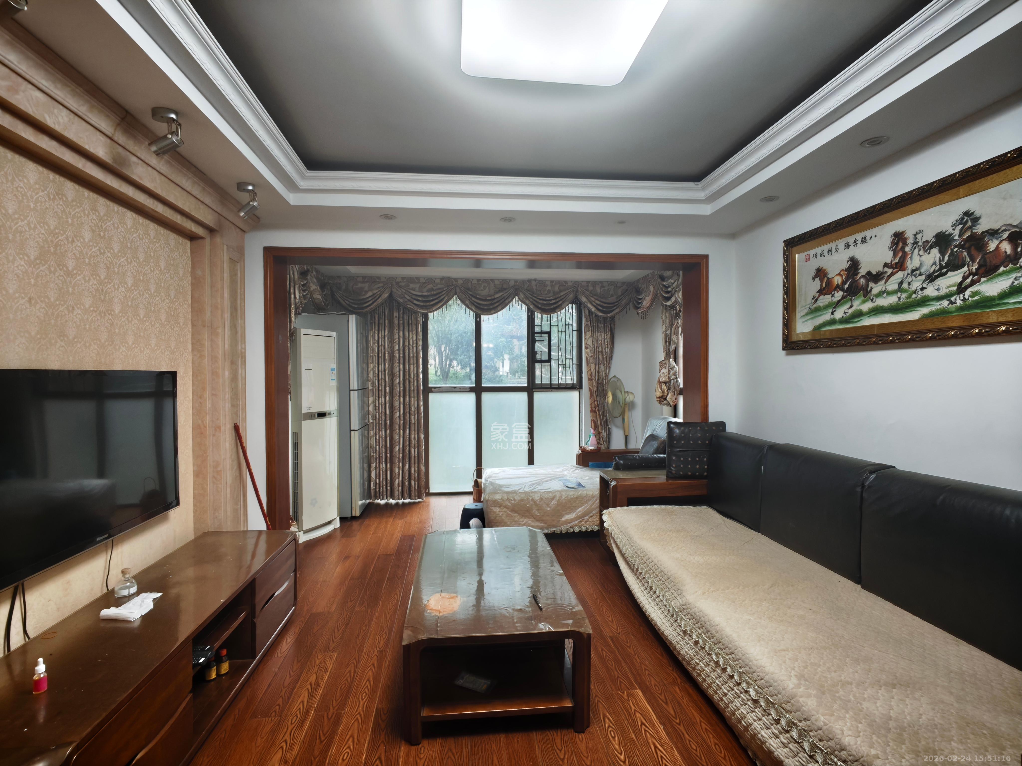 高信向日葵  3室2厅2卫    2500.0元/月