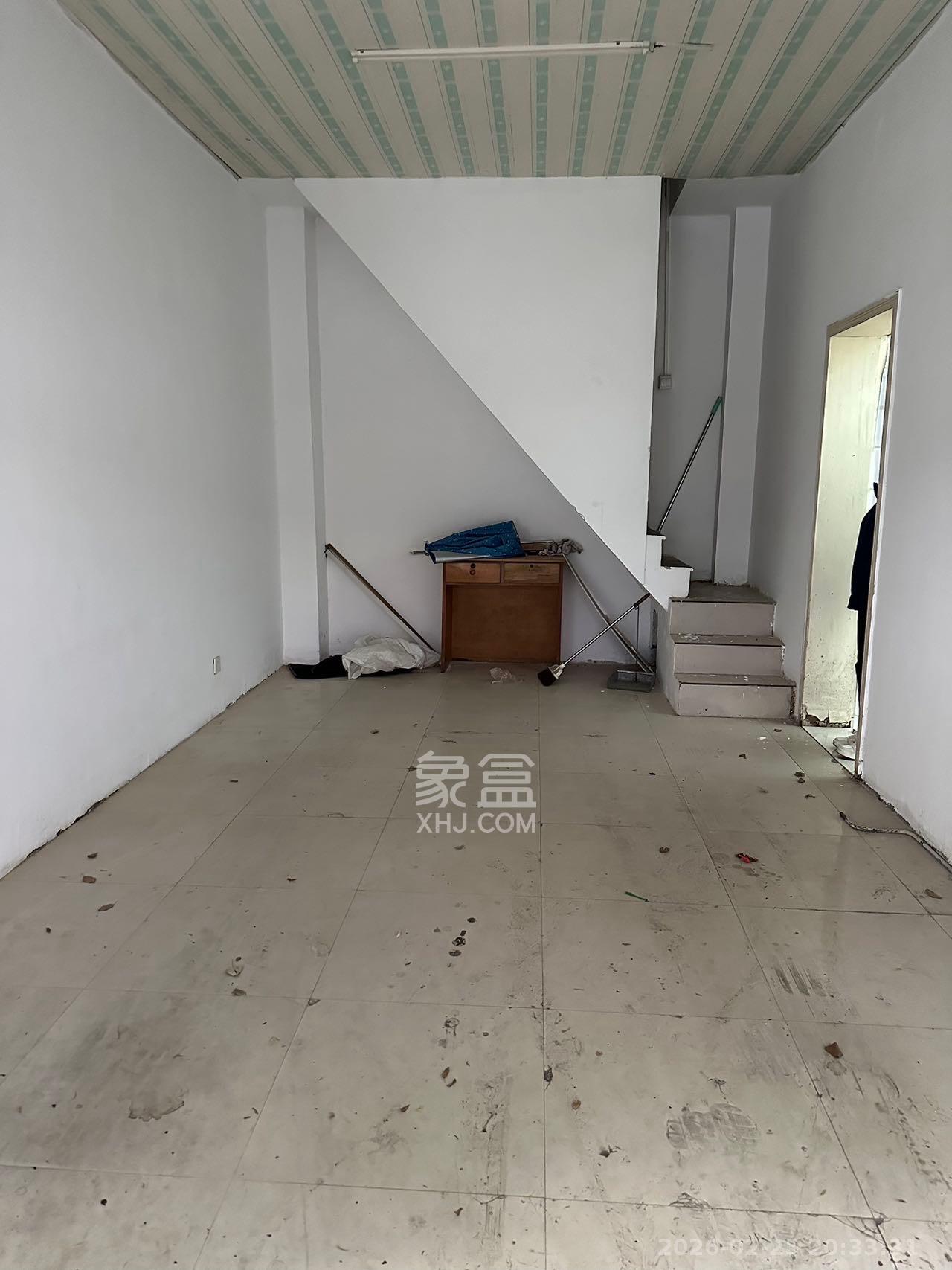 中南汽车世界   22.0㎡      900.0元/月