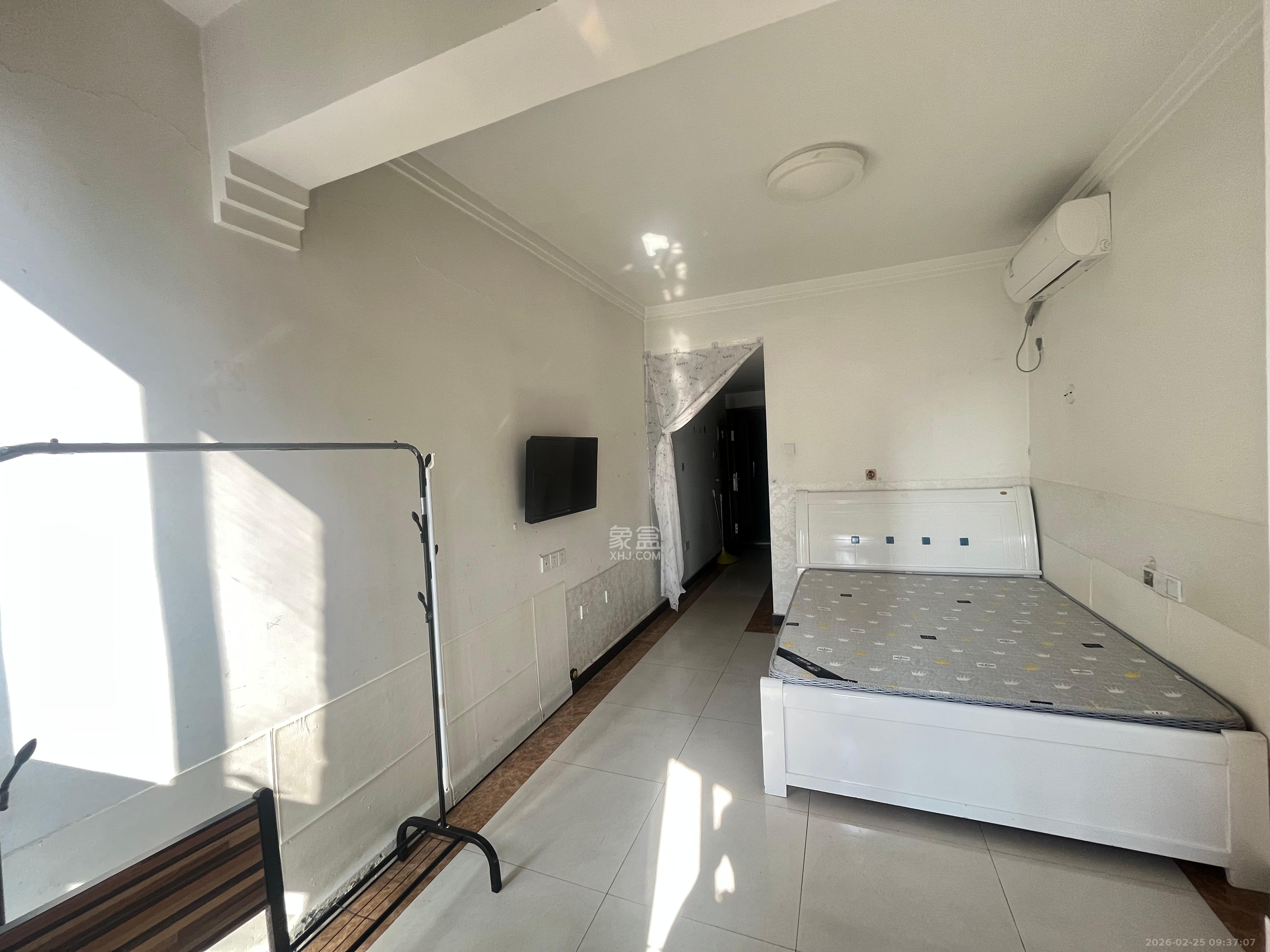 银轩铭誉（四海怡家）  1室1厅1卫    1500.0元/月