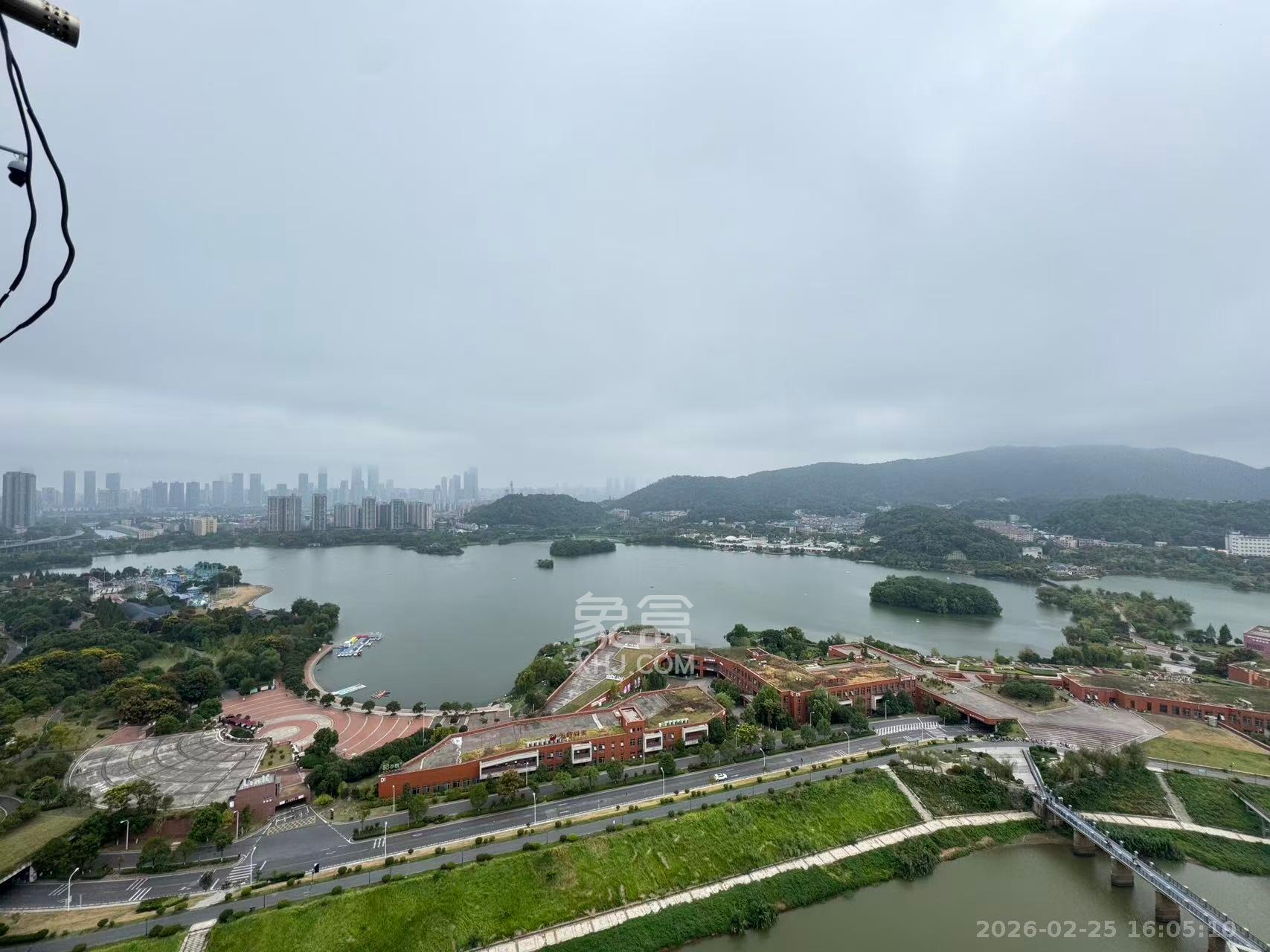 观湖公寓  1室1厅1卫    1500.0元/月