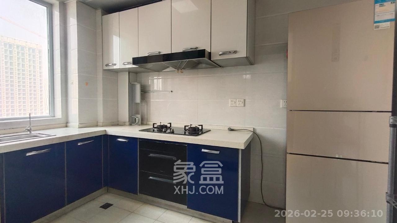 丽发新城  4室2厅1卫    2300.0元/月