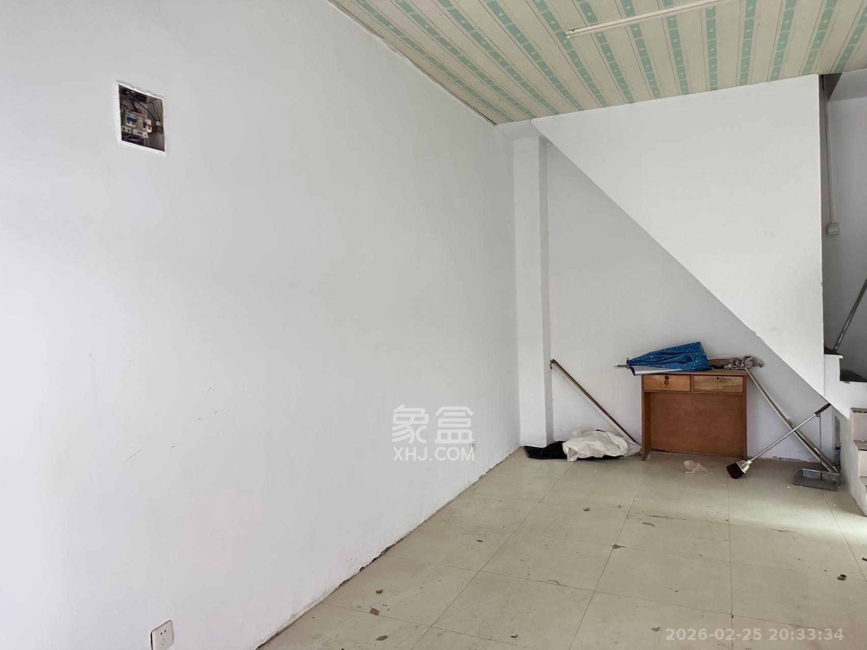 中南汽车世界   22.0㎡      900.0元/月室内图