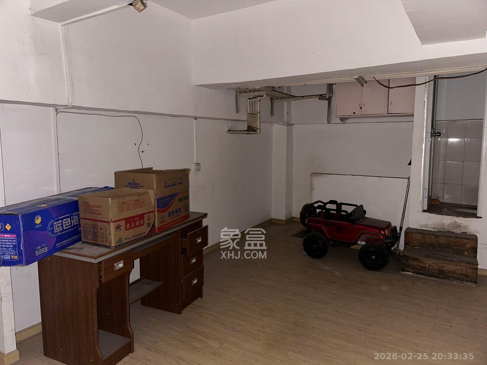 中南汽车世界   22.0㎡      900.0元/月室内图