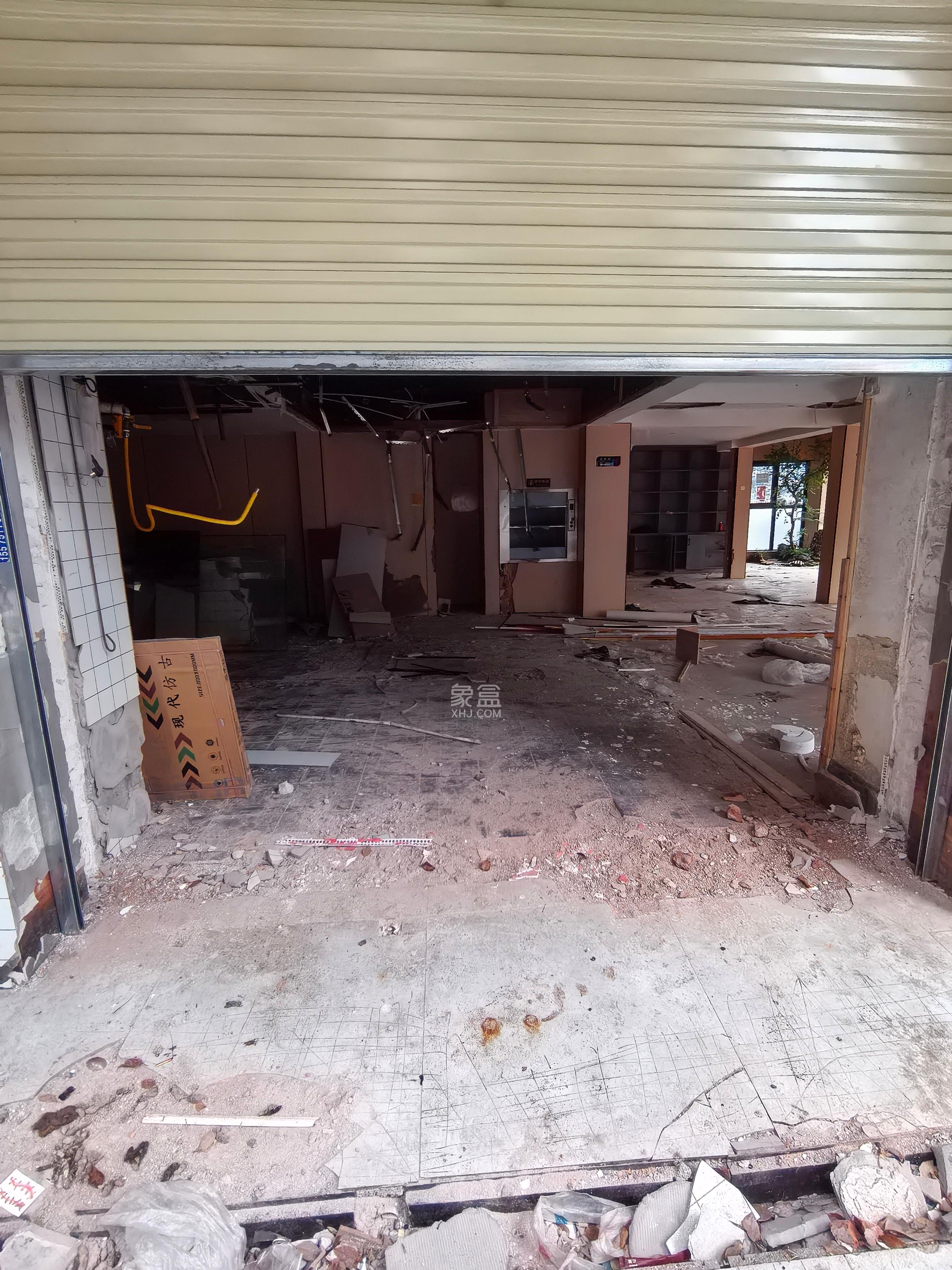 中南汽车世界   24.0㎡      700.0元/月室内图