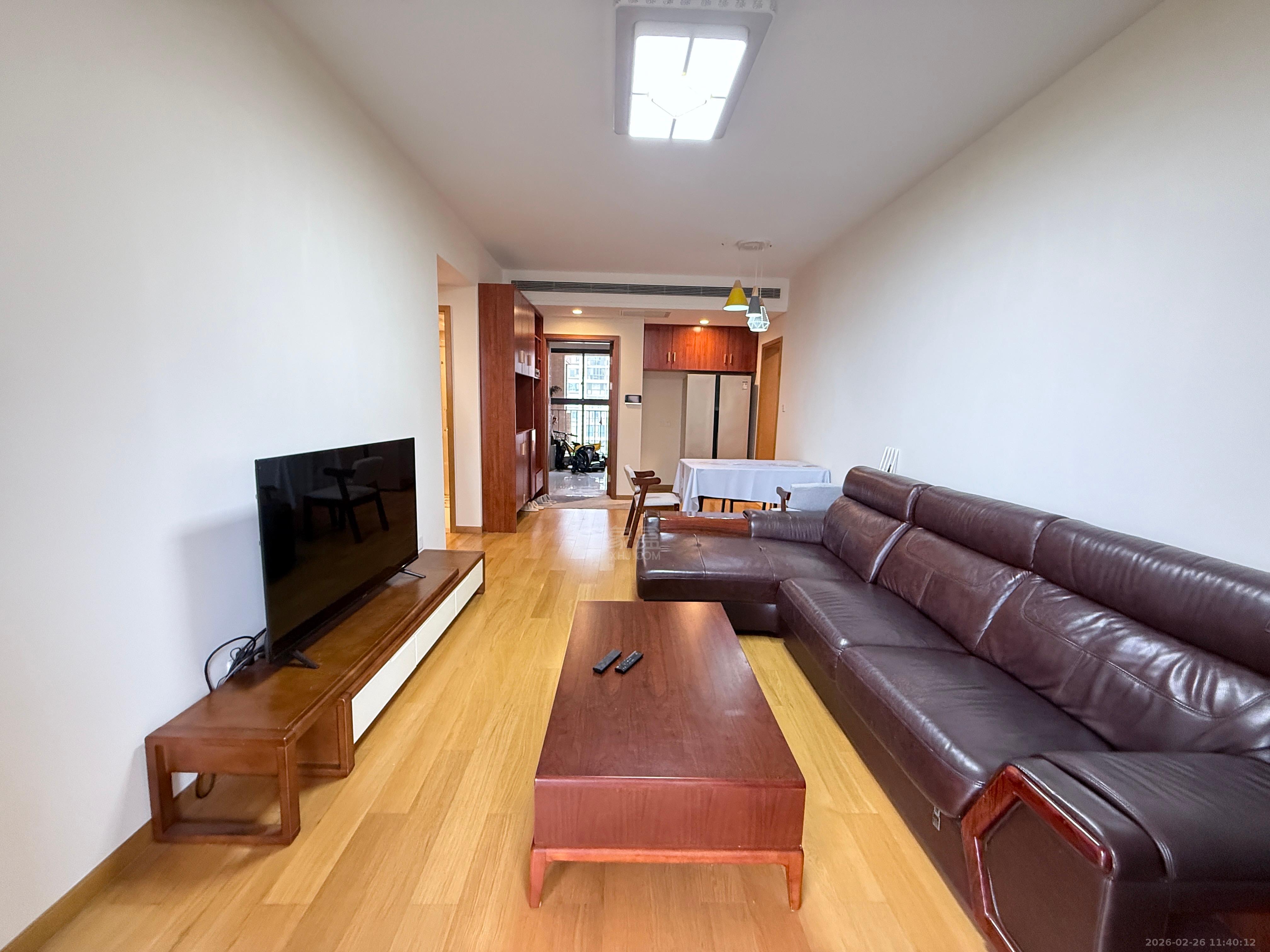 晋合湘水湾四期  2室2厅1卫    2300.0元/月