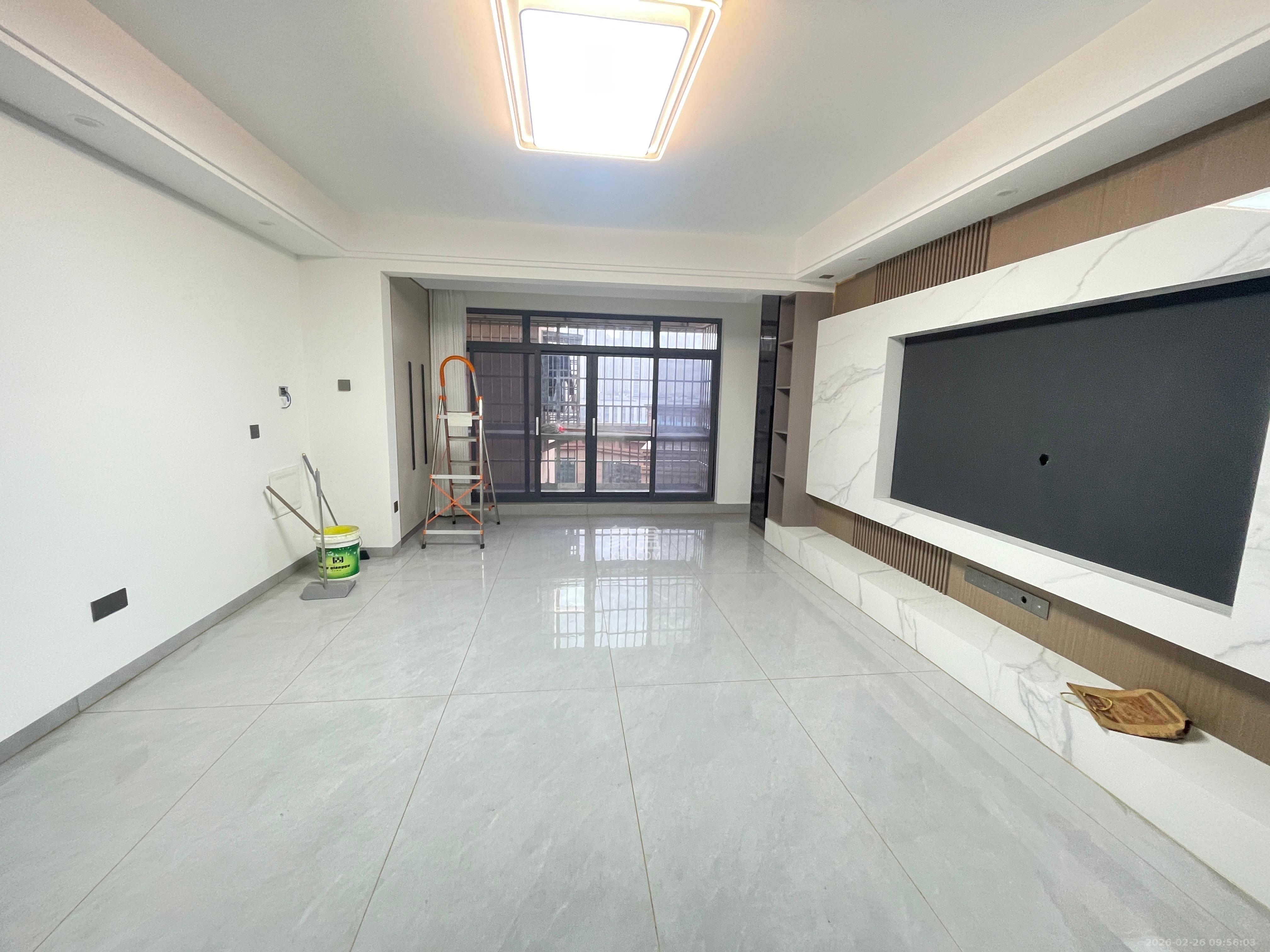 唐桂家园  4室2厅2卫    4500.0元/月