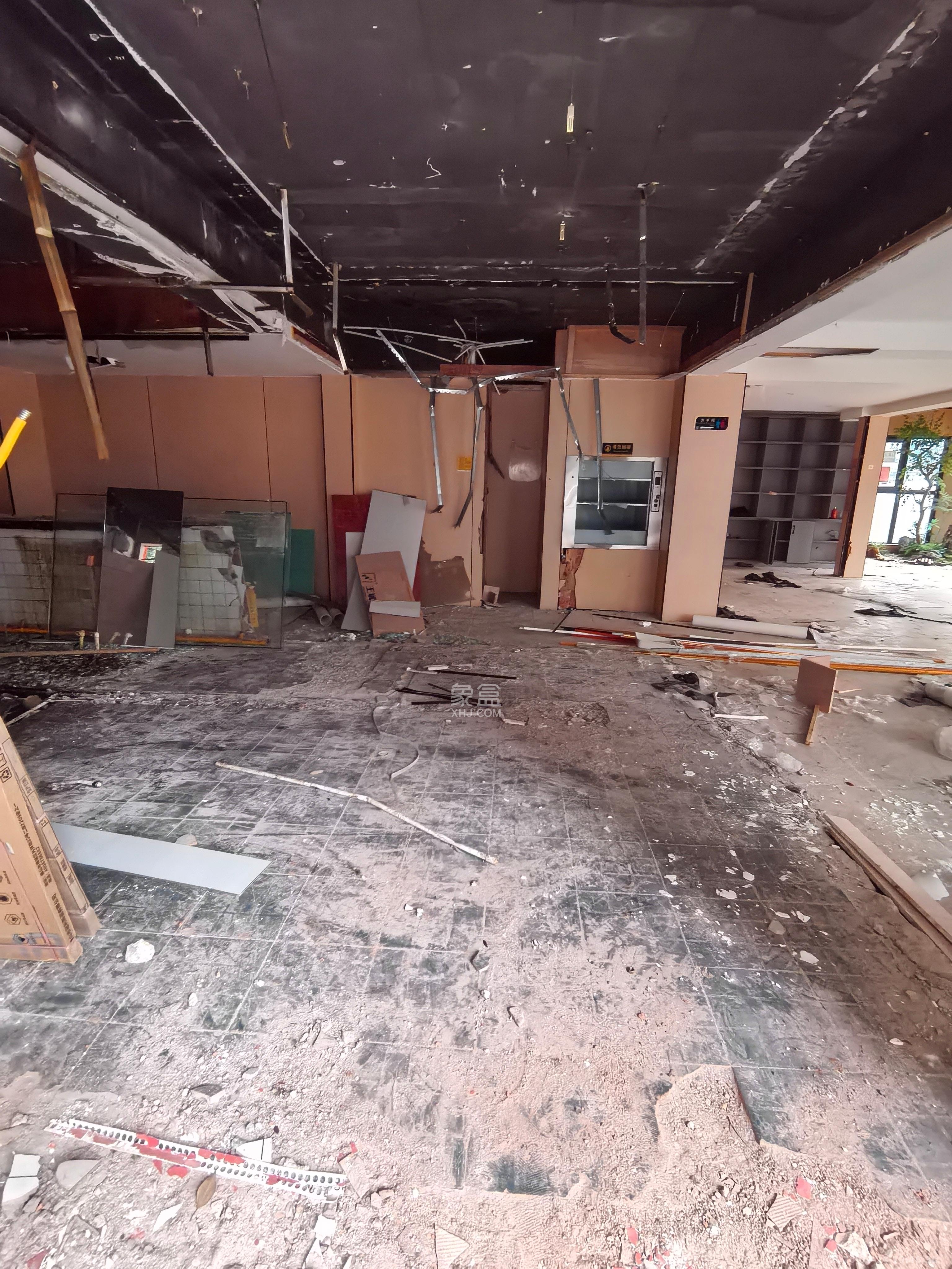 中南汽车世界   24.0㎡      700.0元/月室内图