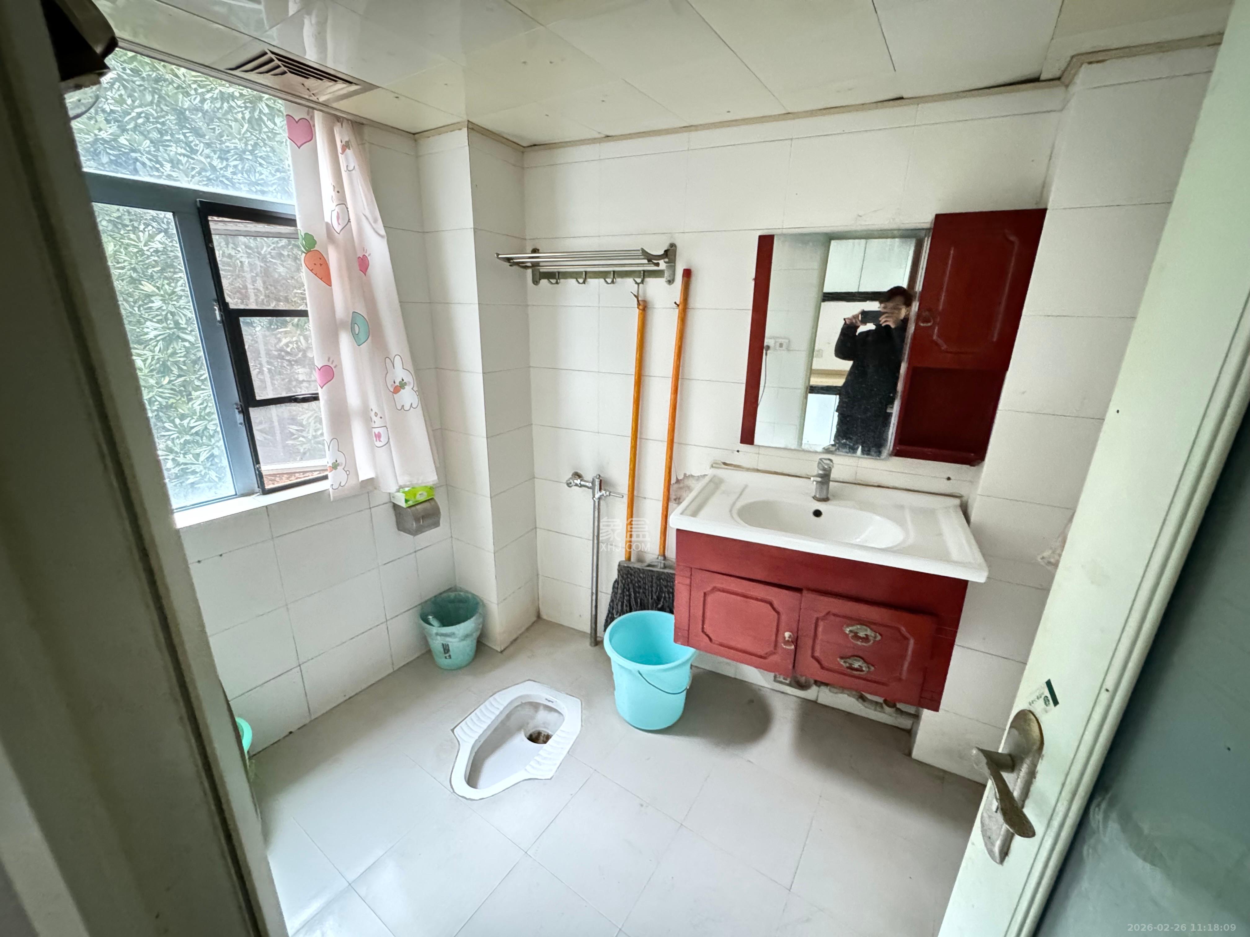 书香名邸  4室2厅1卫    2900.0元/月