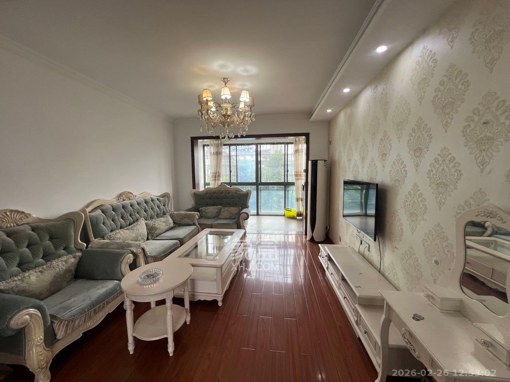 金科东方大院三四期  4室2厅2卫    2500.0元/月