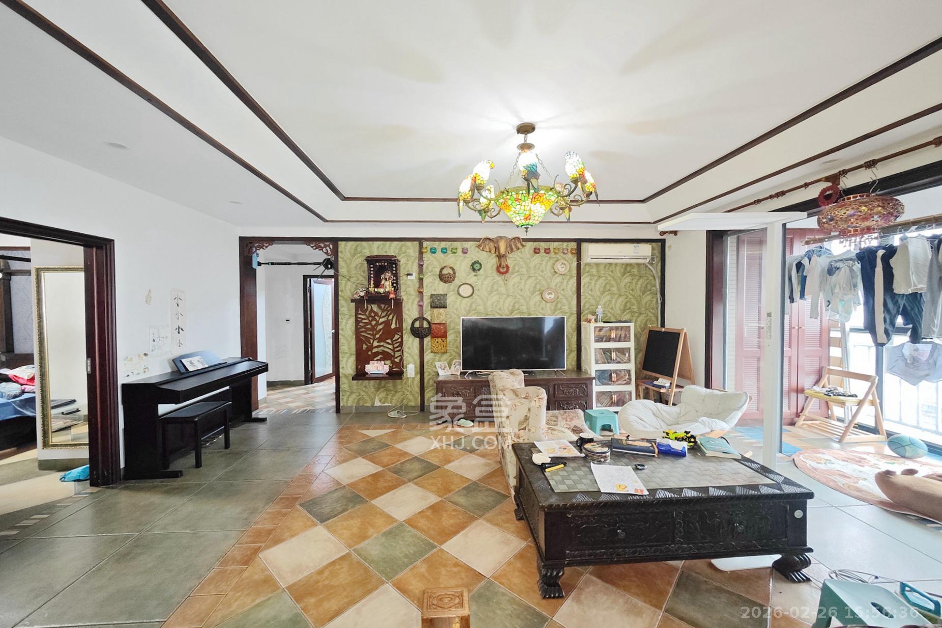 万博汇  3室2厅2卫    175.0万