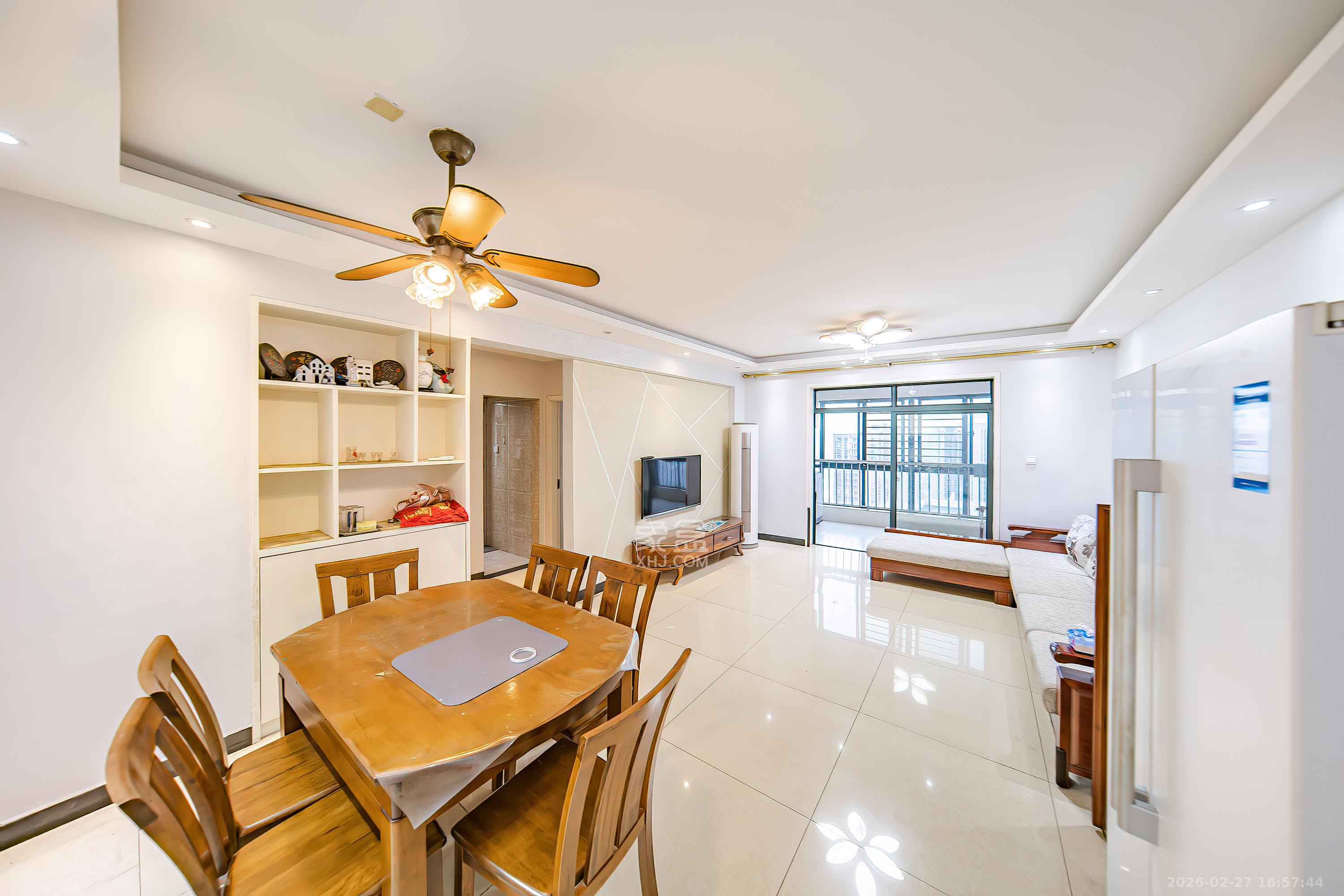 才子佳苑一期/二期 3室2厅1卫 70.0万 才子佳苑一期/二期 3室2厅1卫 70.0万客厅