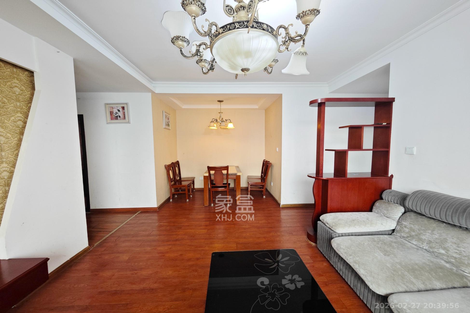 尊邸华庭  3室2厅2卫    86.0万