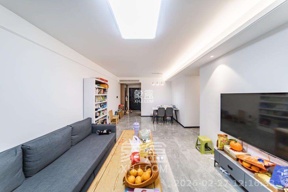 保利天汇一期高层  3室2厅2卫    3300.0元/月