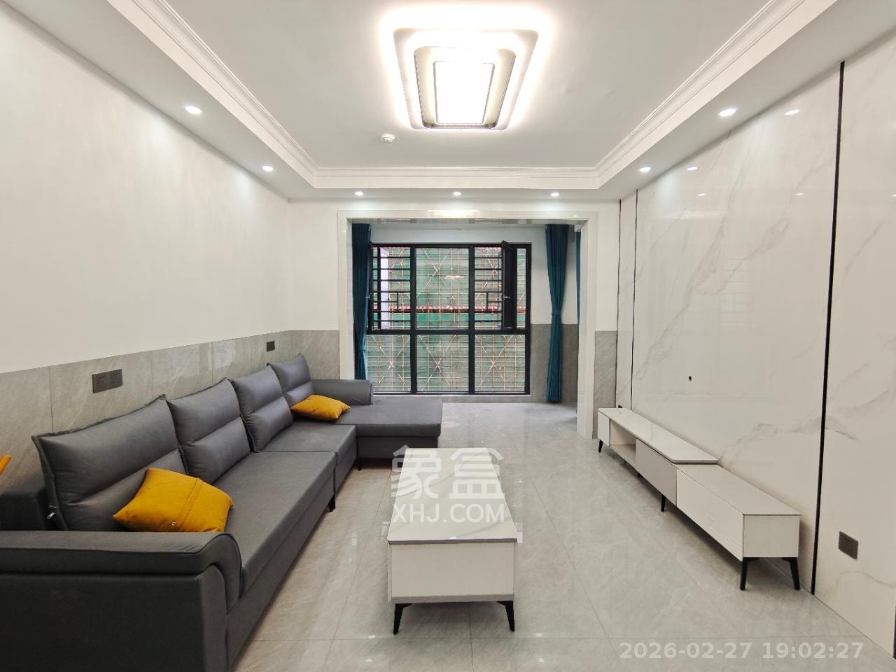 嘉荣苑  3室2厅2卫    2800.0元/月