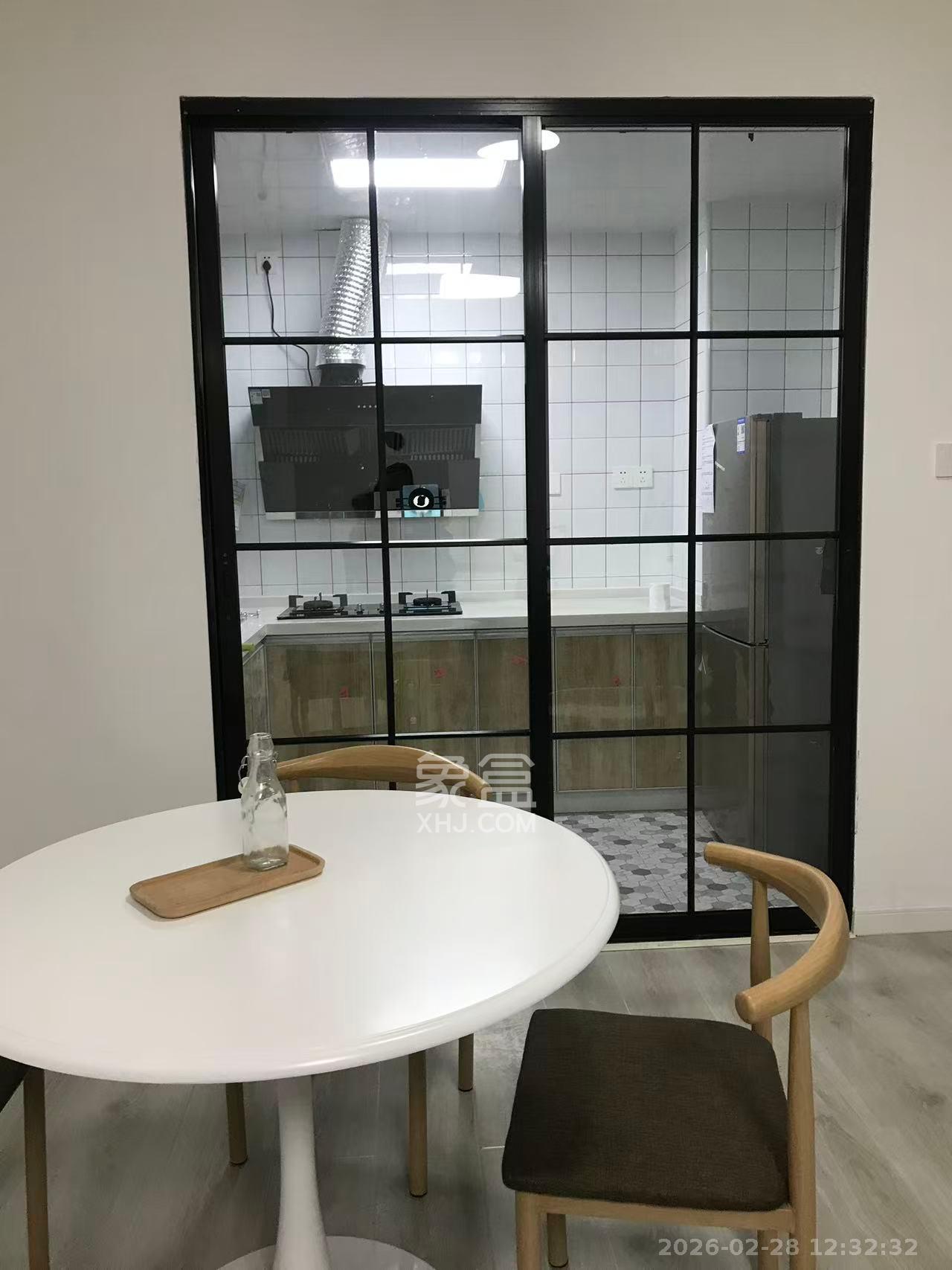 金科世界城  3室2厅2卫    2200.0元/月