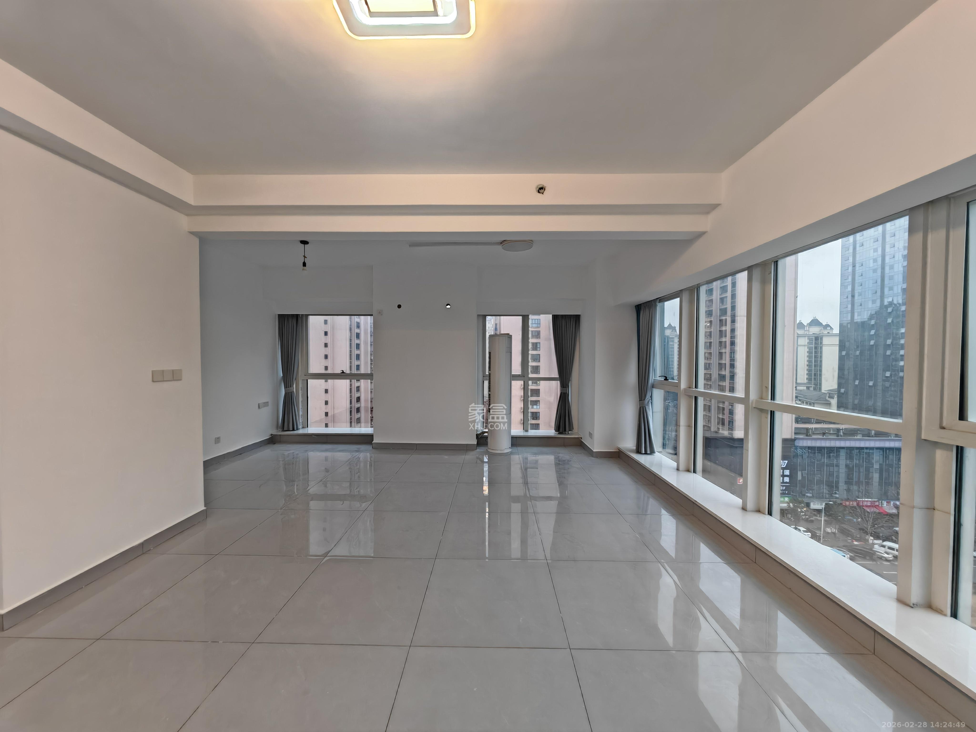 中建嘉和城  2室1厅1卫    2600.0元/月