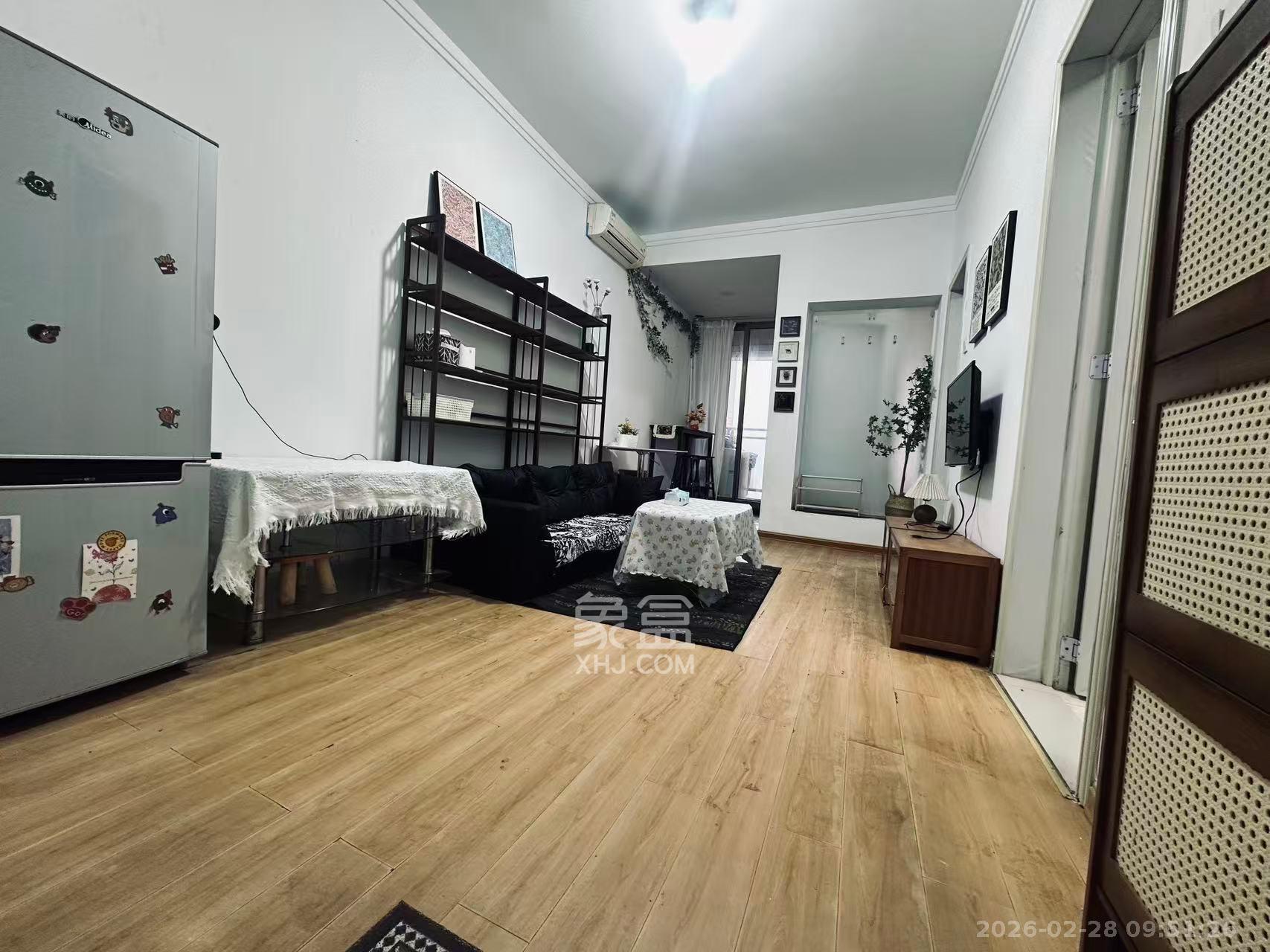 东上一品  1室1厅1卫    1800.0元/月