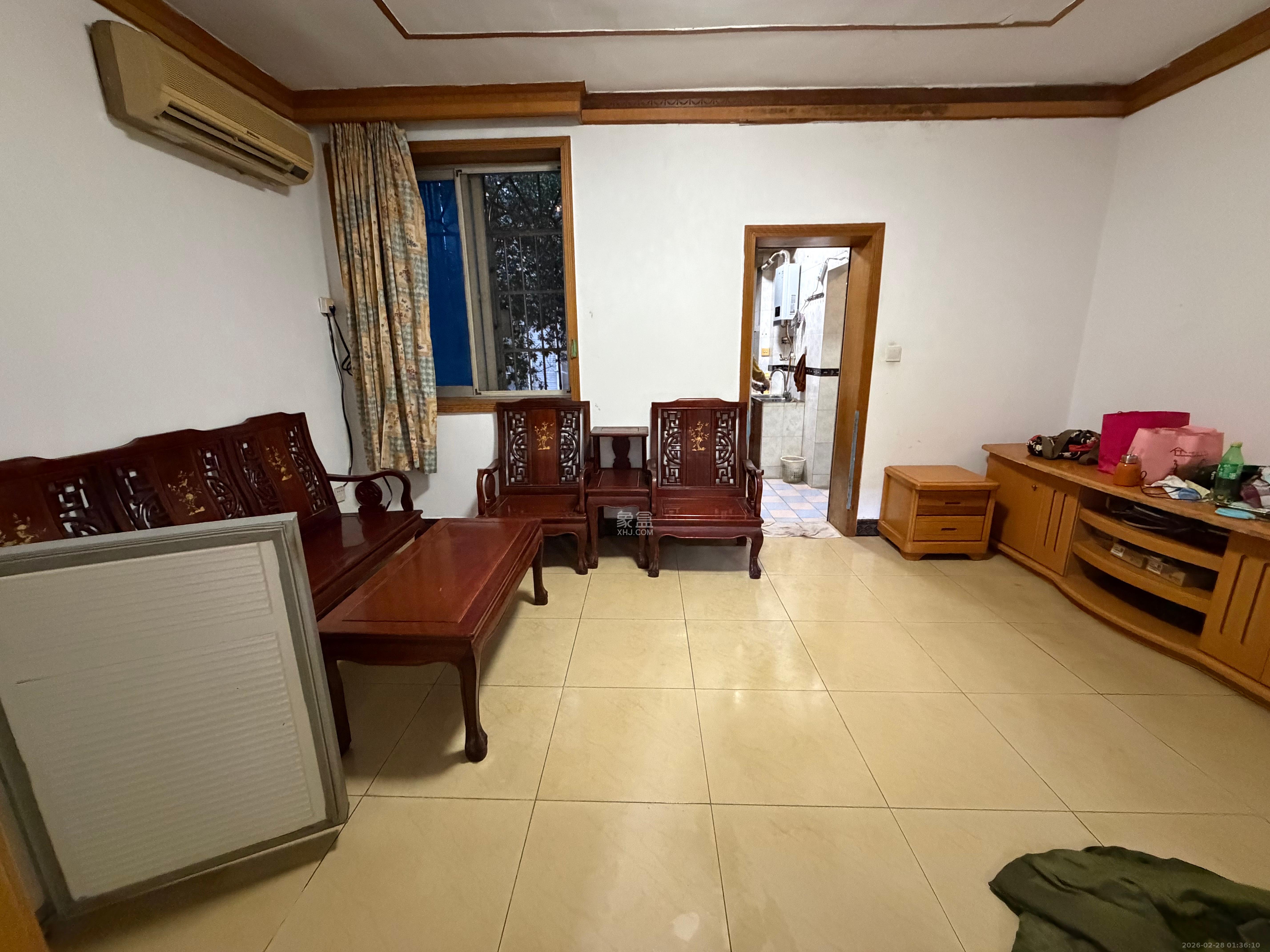 化油器厂宿舍  2室1厅1卫    2100.0元/月