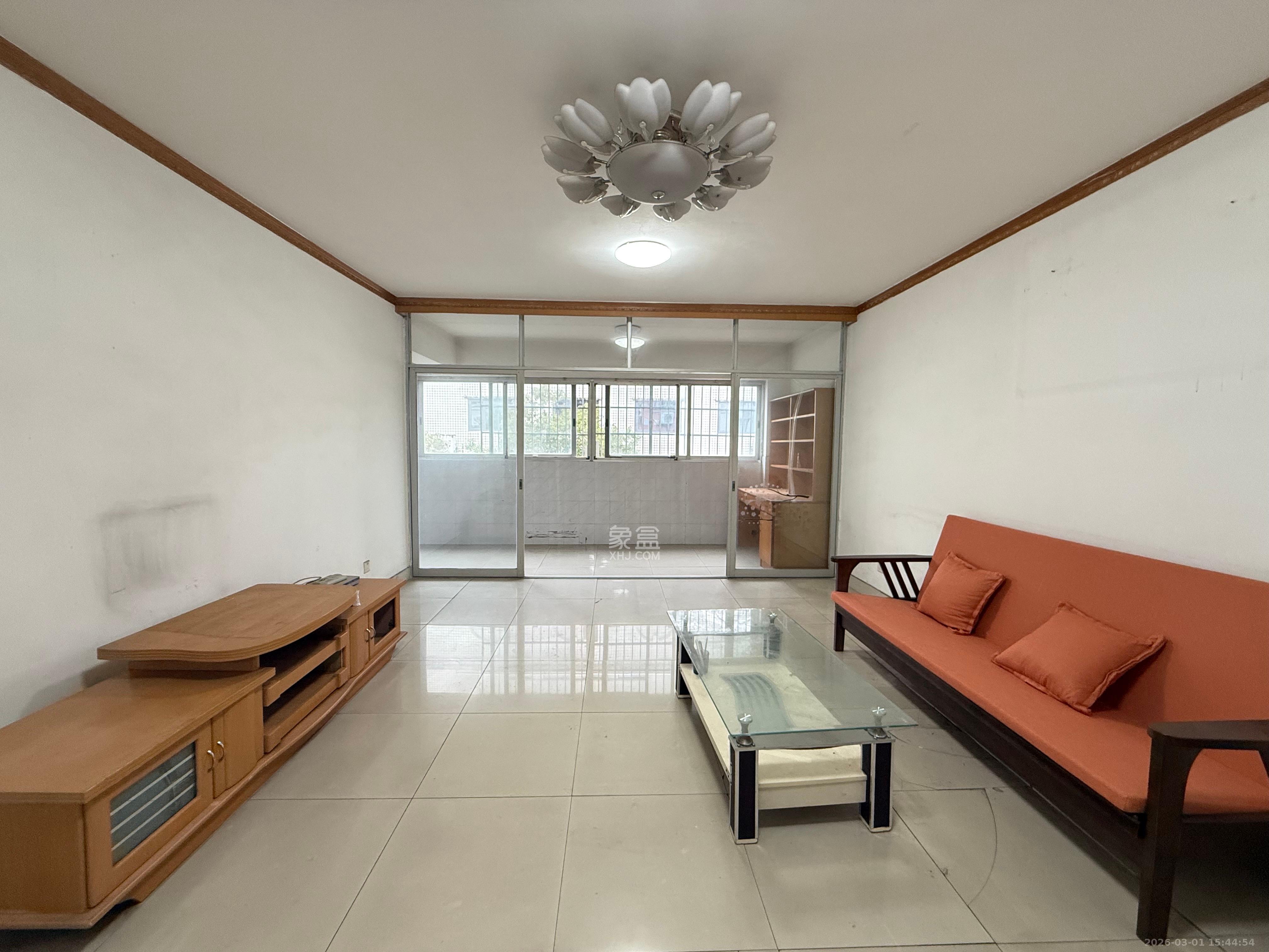 湘卫花苑  2室2厅1卫    1800.0元/月