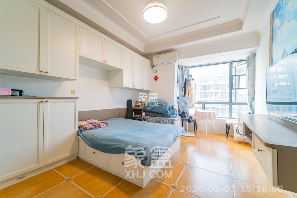 恒基凯旋门一二期  1室1厅1卫    1350.0元/月