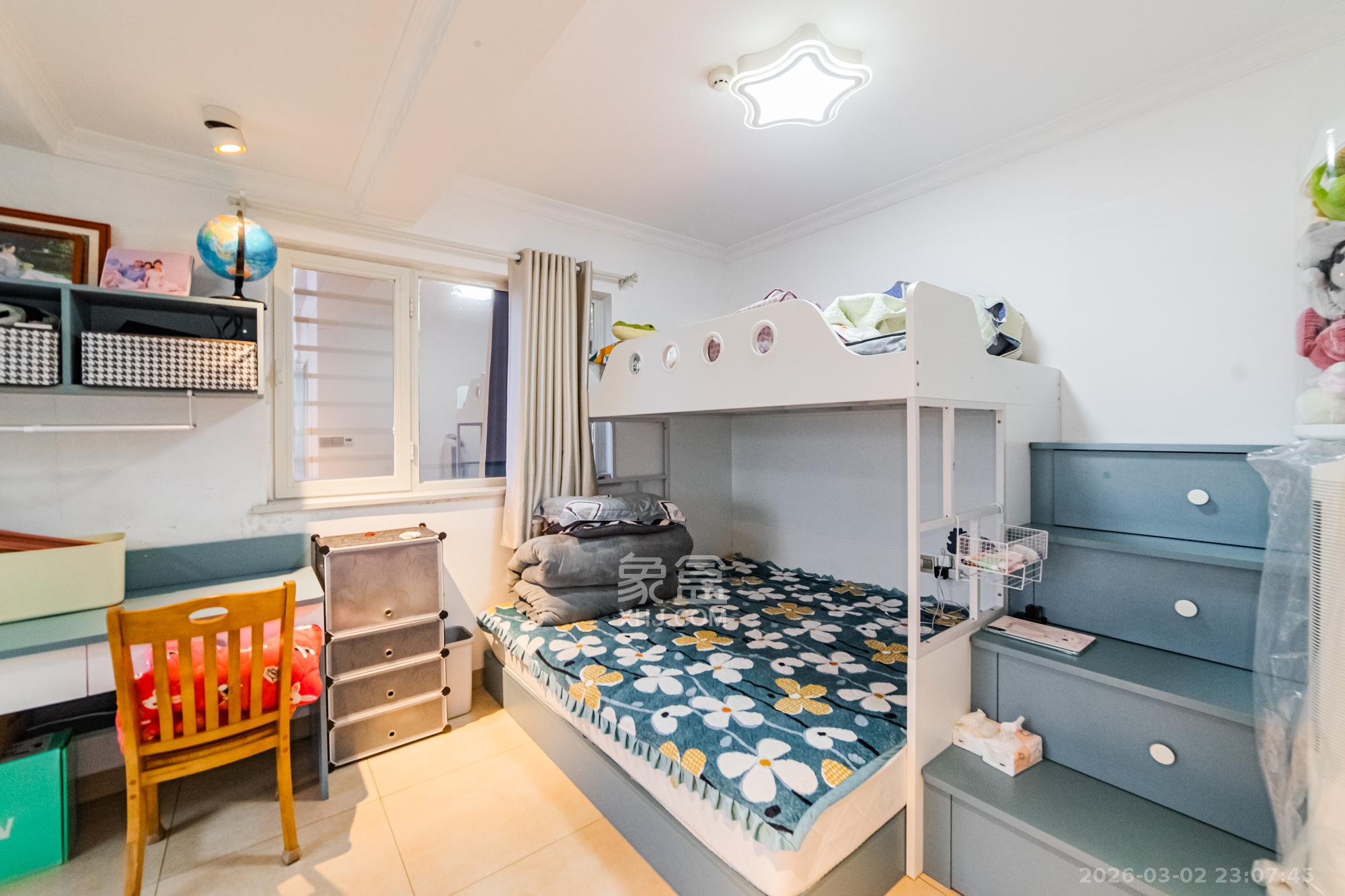 北辰三角洲E6区  3室2厅1卫    136.0万卧室