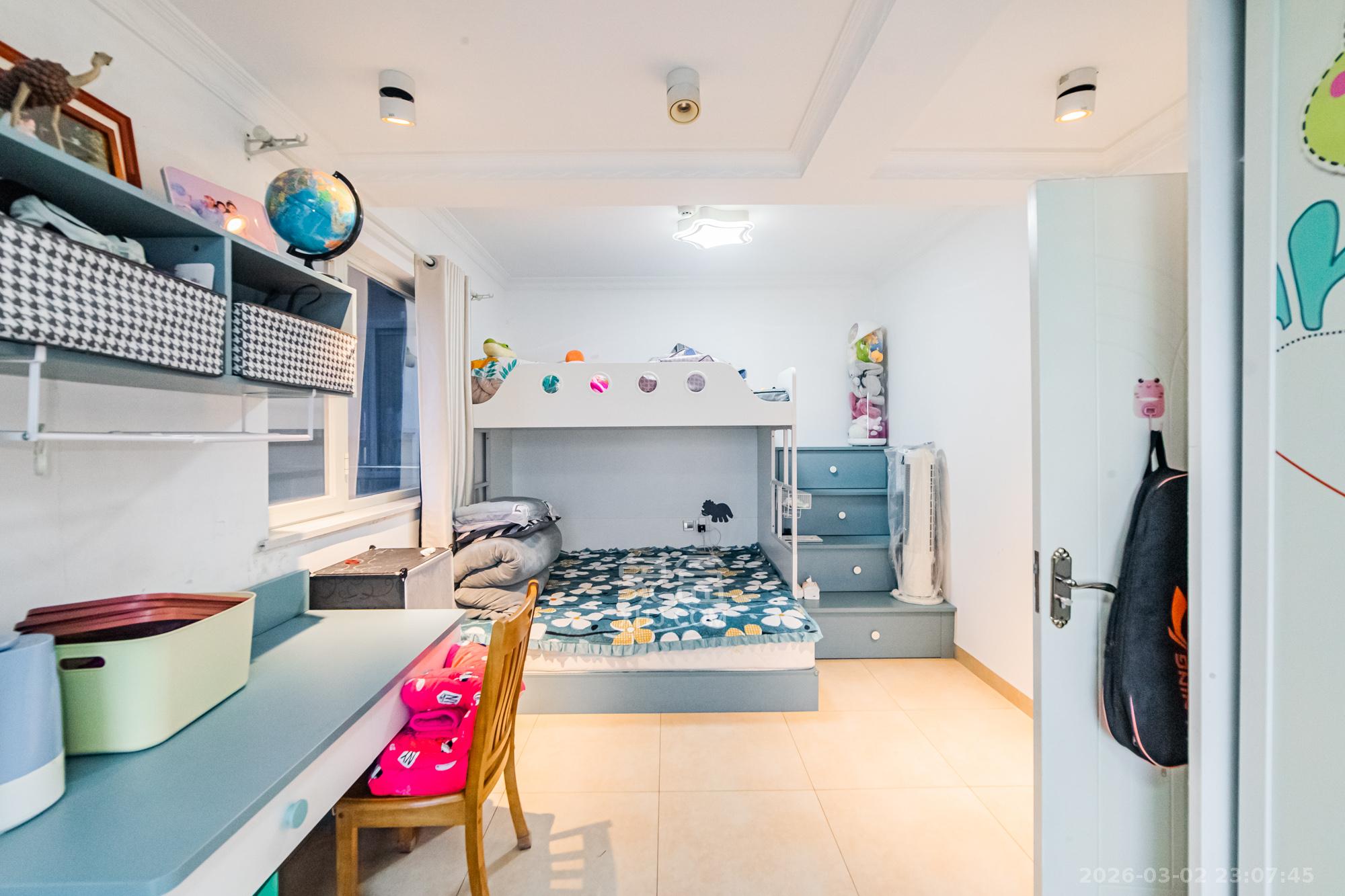 北辰三角洲E6区 3室2厅1卫 136.0万 北辰三角洲E6区 3室2厅1卫 136.0万卧室