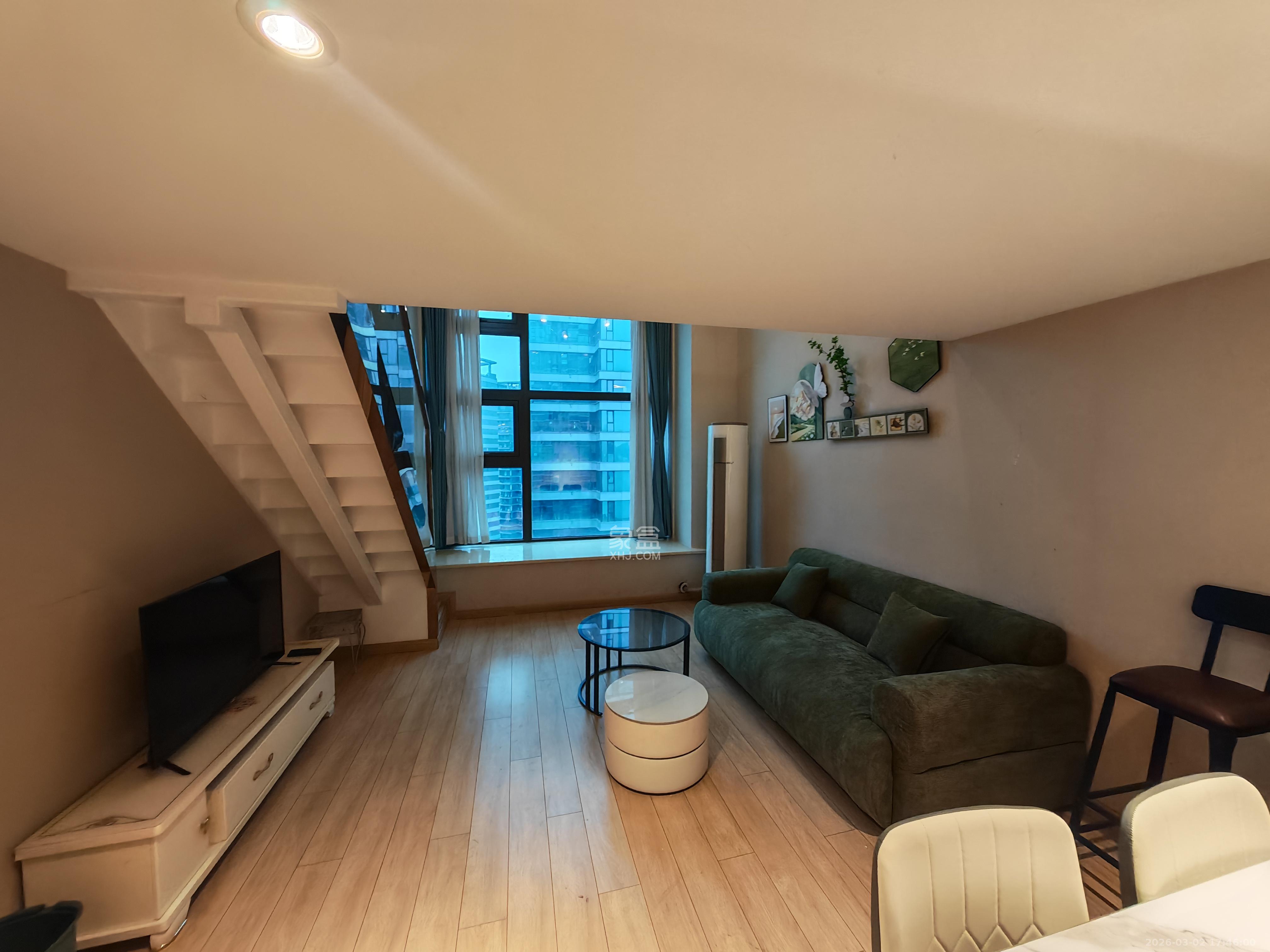 远洋外滩壹号  1室1厅1卫    2200.0元/月