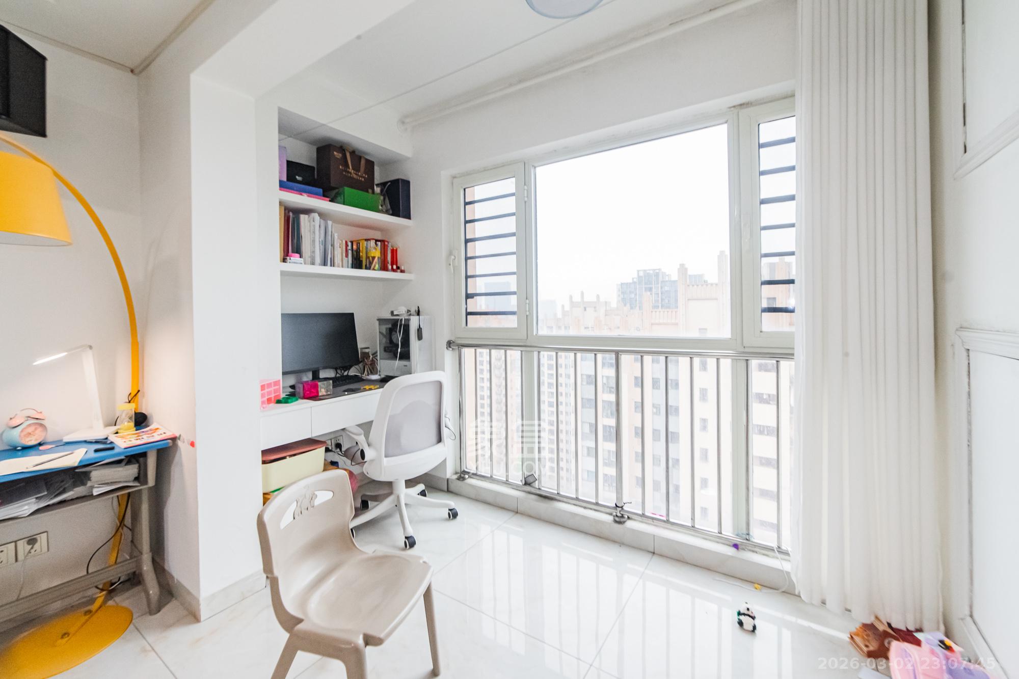 北辰三角洲E6区 3室2厅1卫 136.0万 北辰三角洲E6区 3室2厅1卫 136.0万阳台