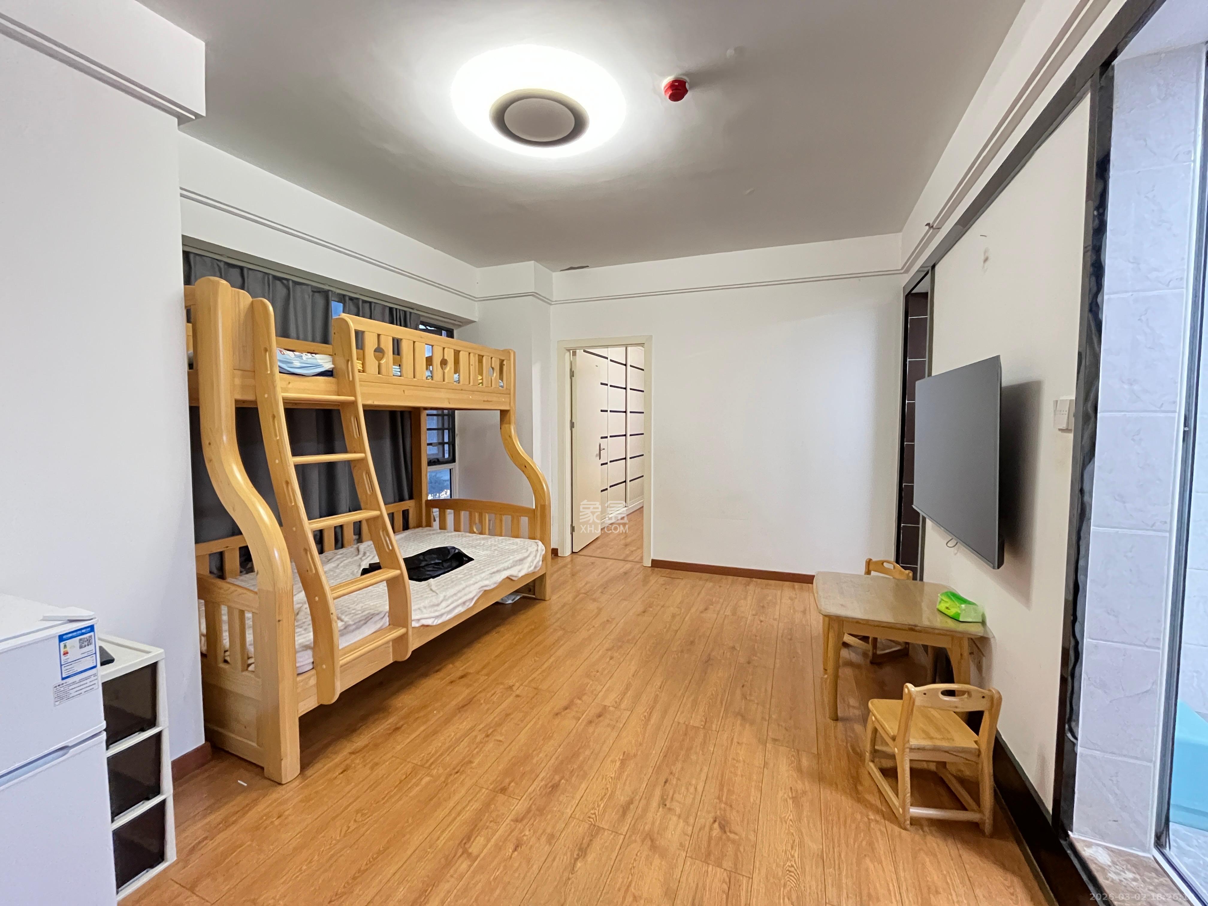 北辰三角洲E3区  1室1厅1卫    2500.0元/月