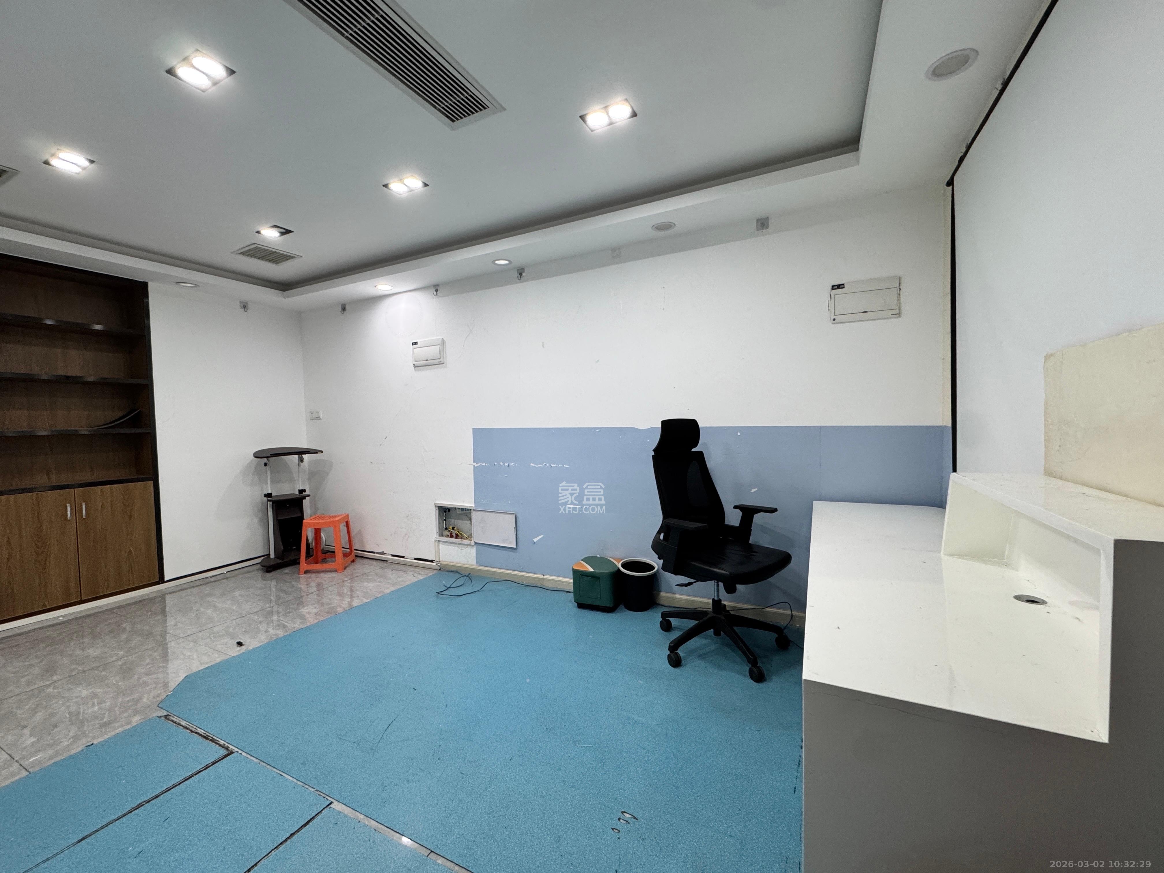 达美D6区   120.0㎡      6200.0元/月室内图