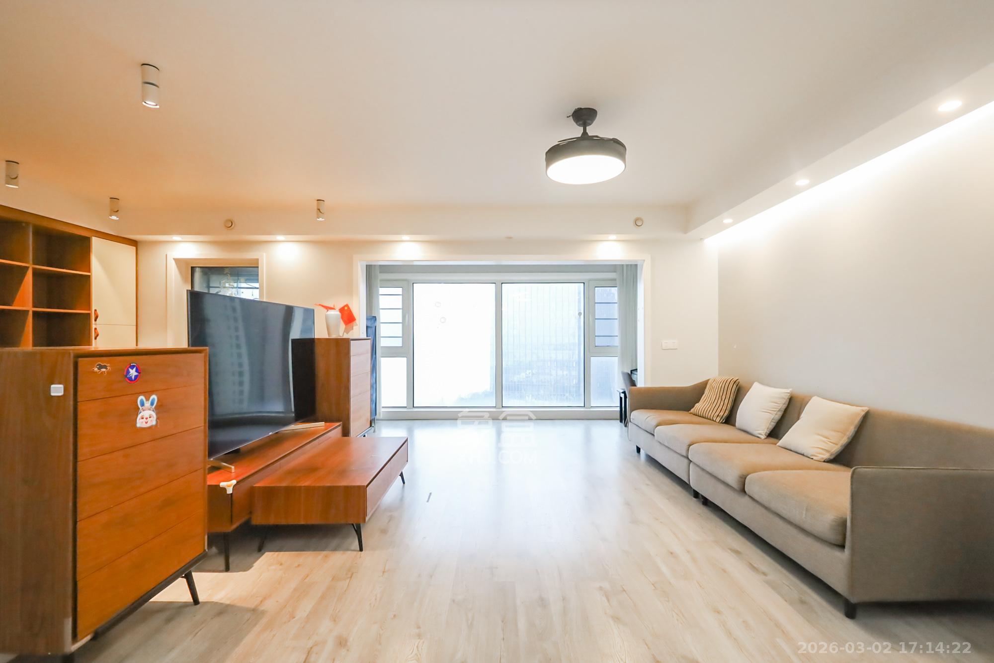 南山雍江汇（滨江国际新城）  4室2厅2卫    258.0万