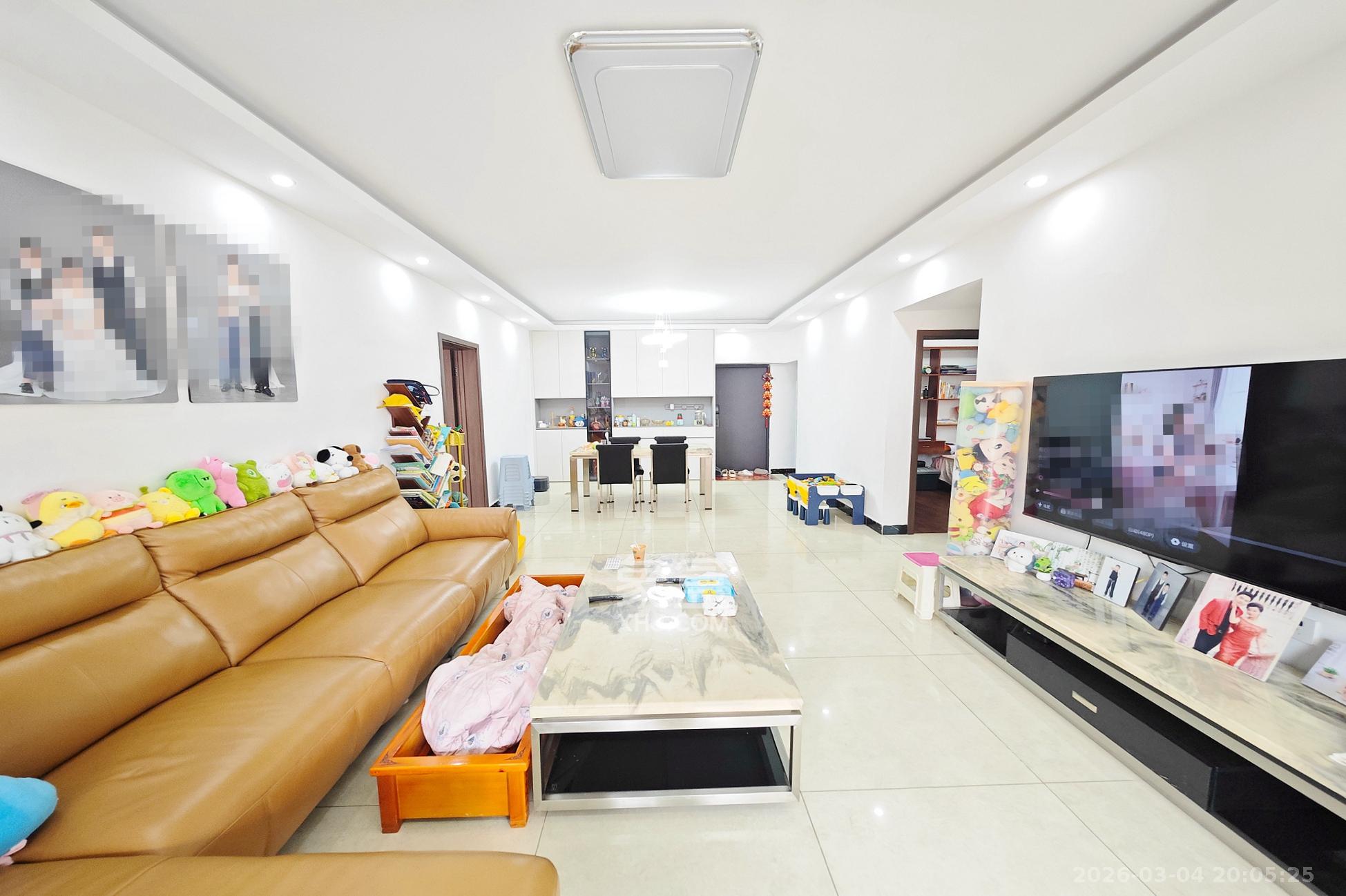 新城新世界一二三期  3室2厅2卫    115.0万