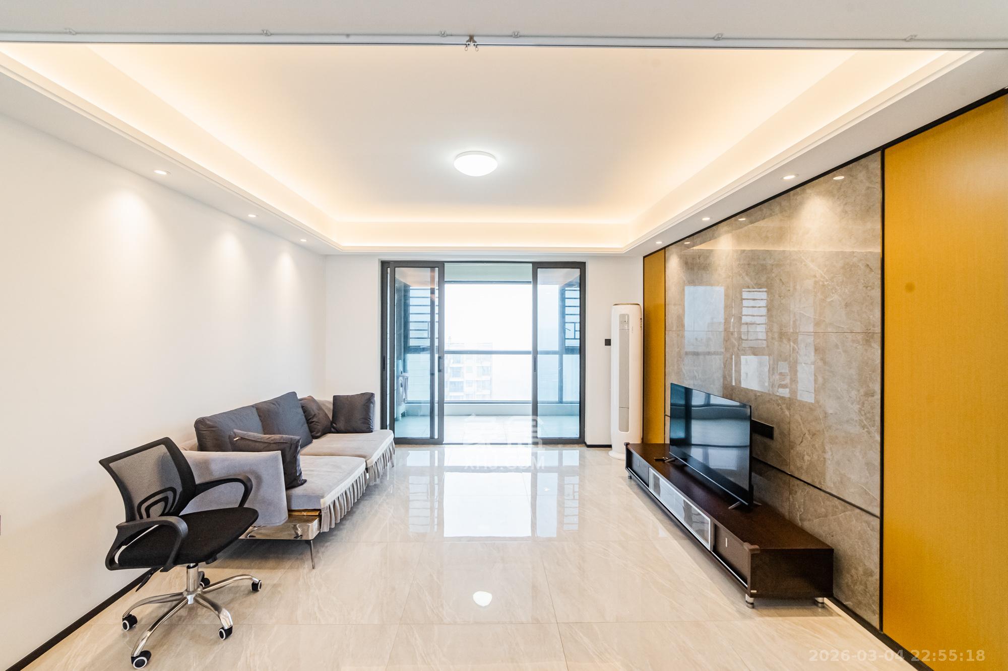 长房雍景湾  4室2厅2卫    148.0万