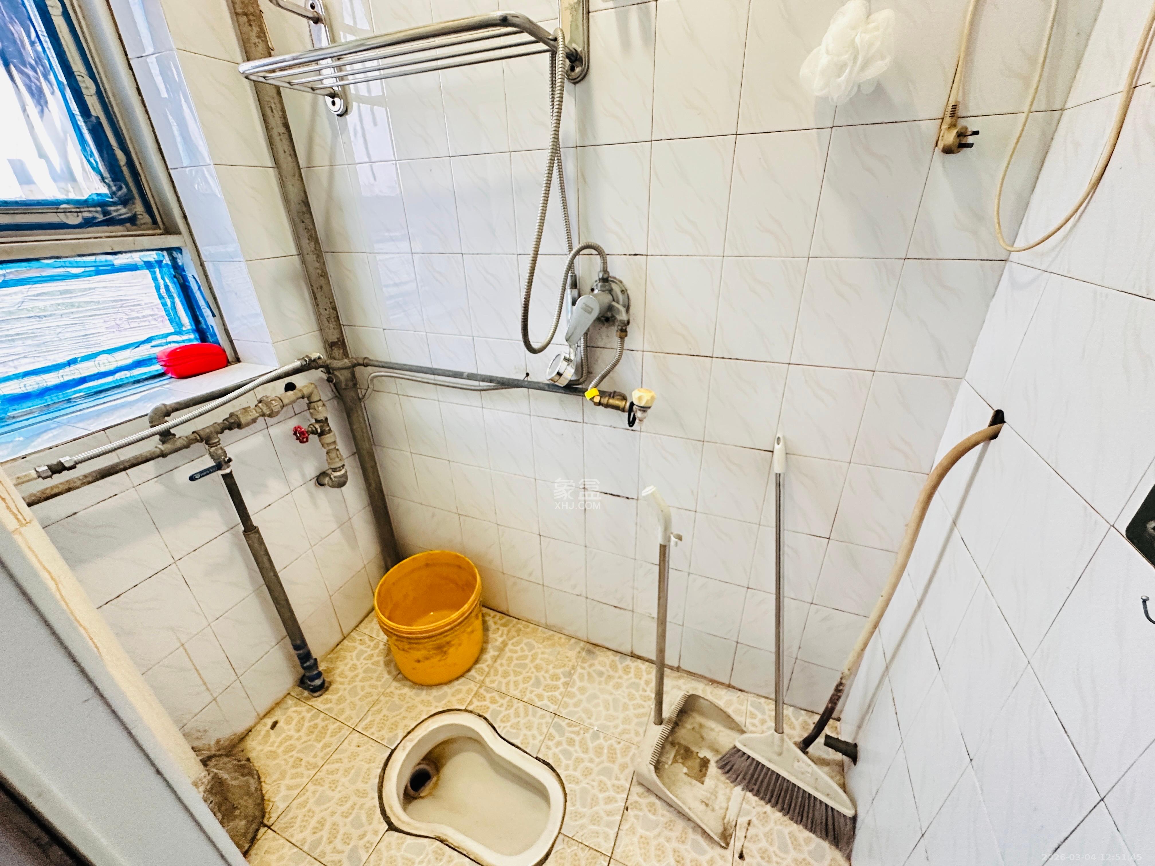 解放四村石子冲  2室1厅1卫    1300.0元/月室内图