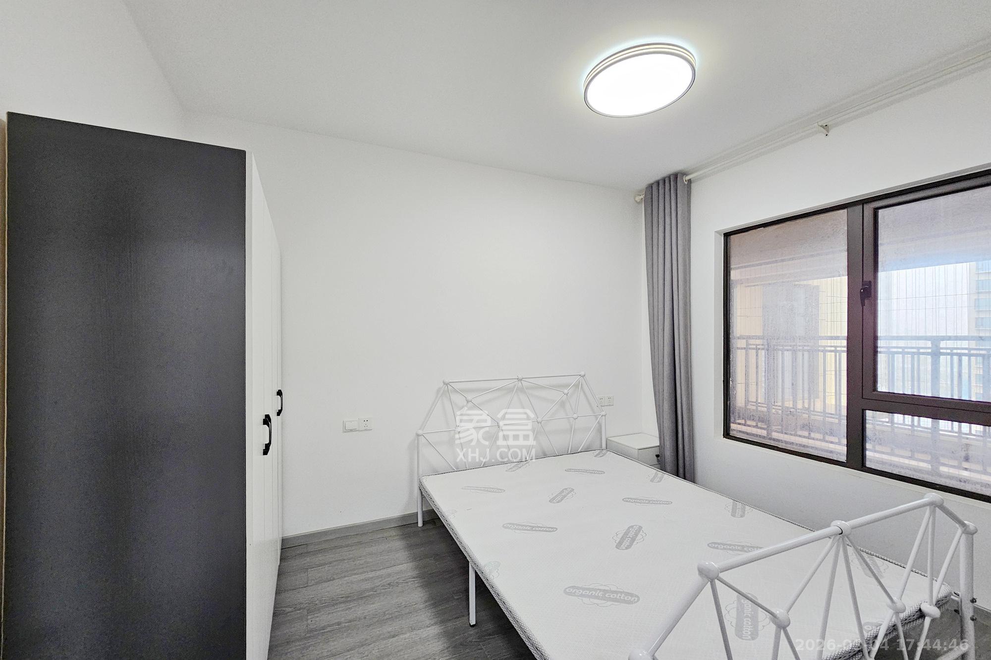 阳光城尚东湾蓝莓苑  3室2厅1卫    75.8万卧室