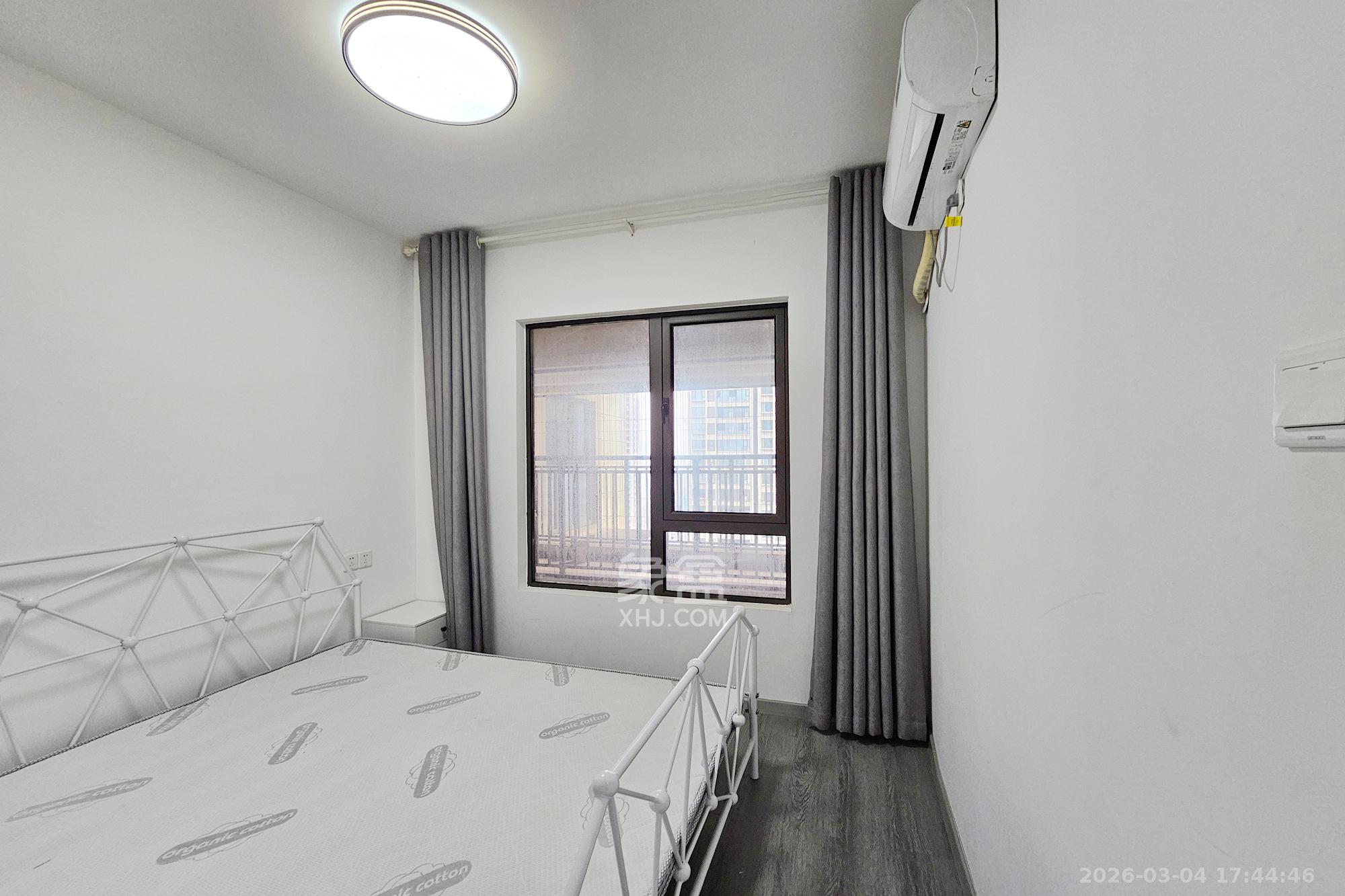 阳光城尚东湾蓝莓苑  3室2厅1卫    75.8万卧室