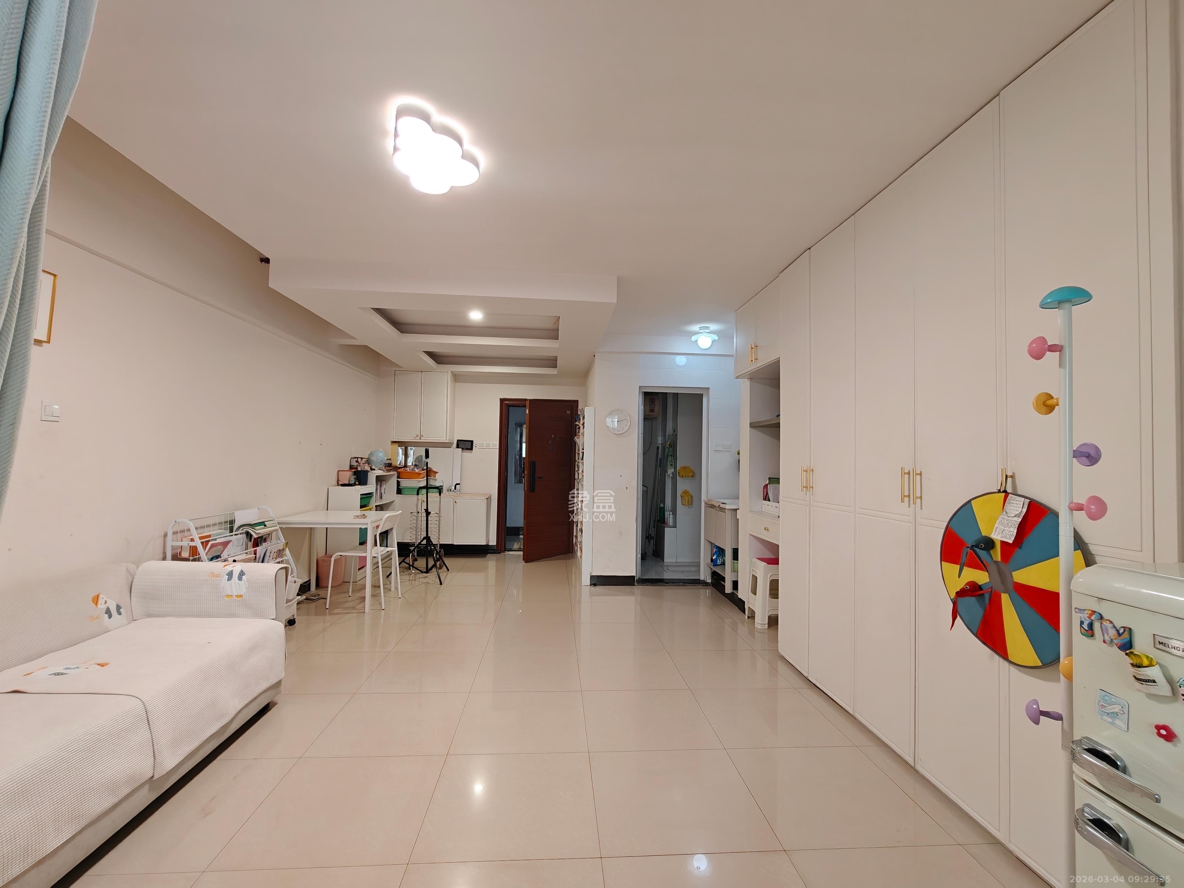 万博汇  1室1厅1卫    2100.0元/月