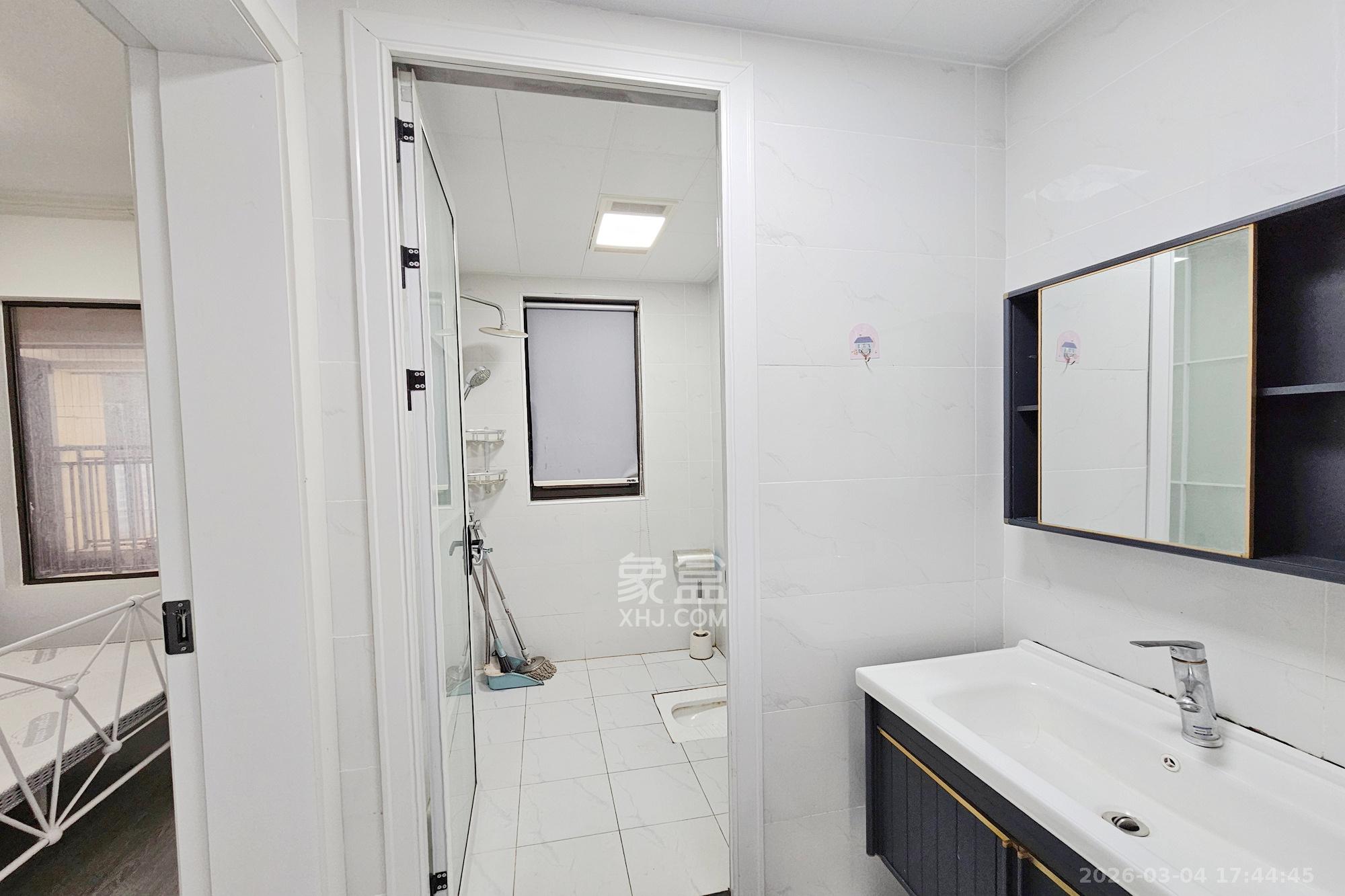 阳光城尚东湾蓝莓苑  3室2厅1卫    75.8万其他