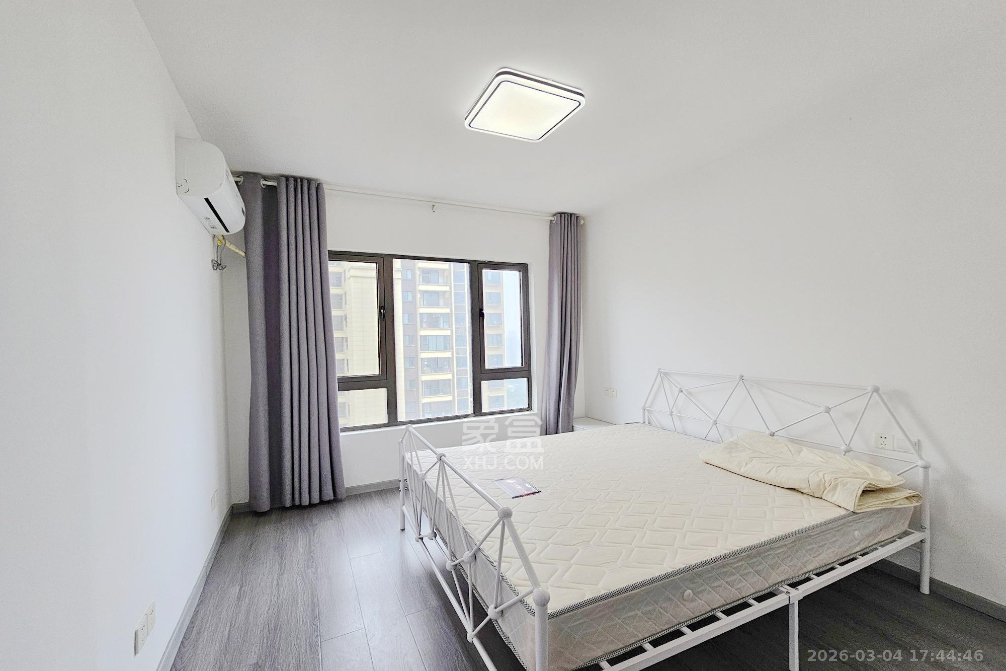 阳光城尚东湾蓝莓苑  3室2厅1卫    75.8万卧室