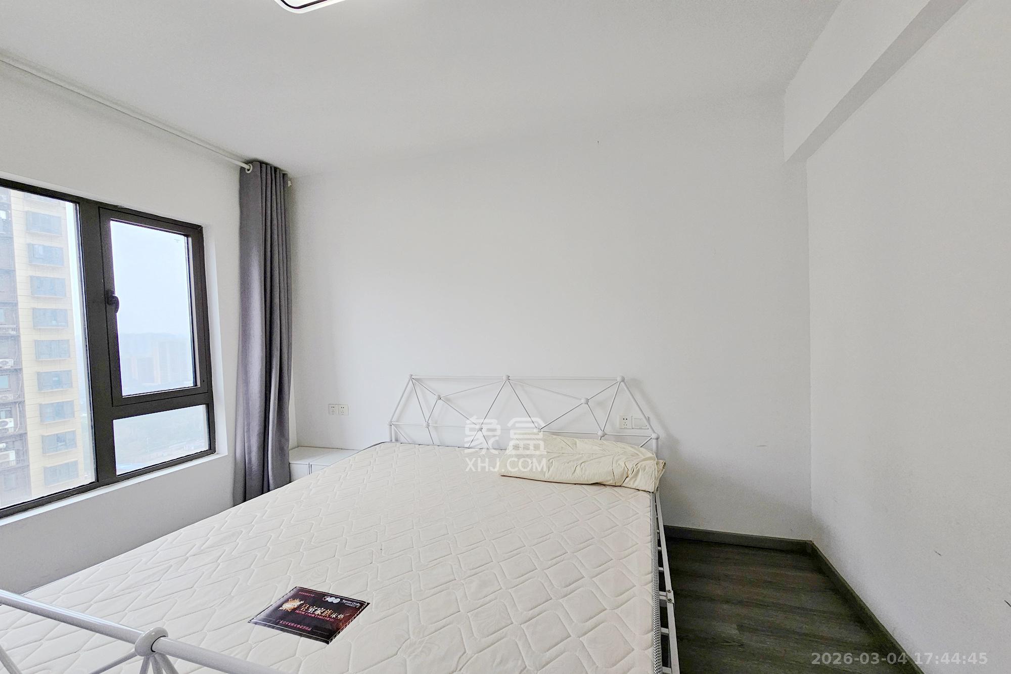 阳光城尚东湾蓝莓苑 3室2厅1卫 75.8万 阳光城尚东湾蓝莓苑 3室2厅1卫 75.8万卧室