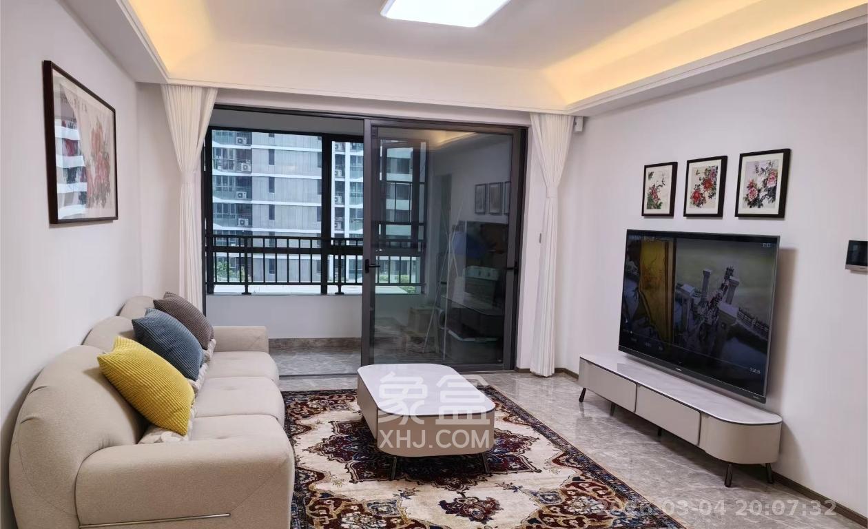 复地滨江金融中心  4室2厅2卫    5000.0元/月