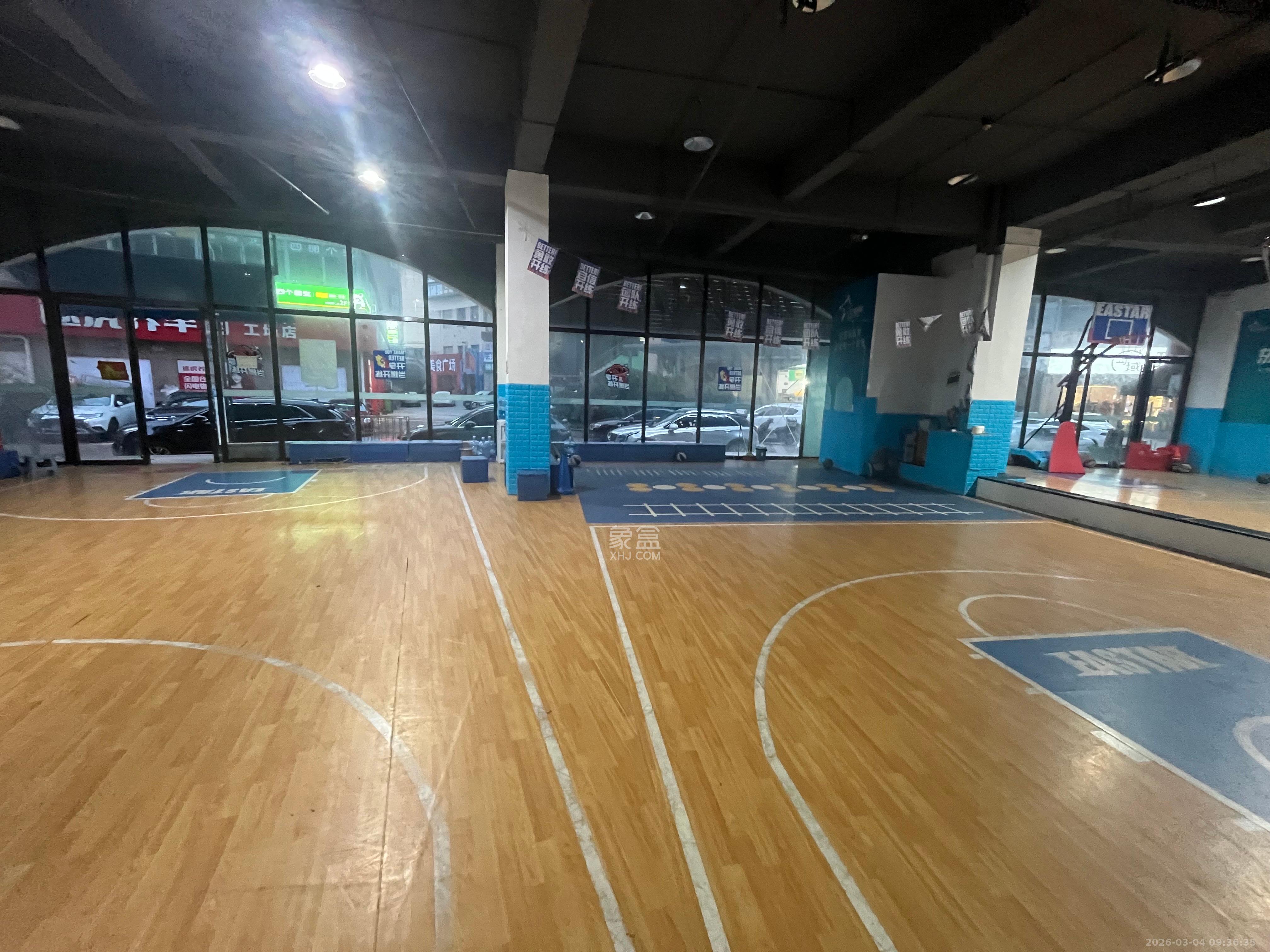 上河国际C区   300.0㎡      3000.0元/月室内图