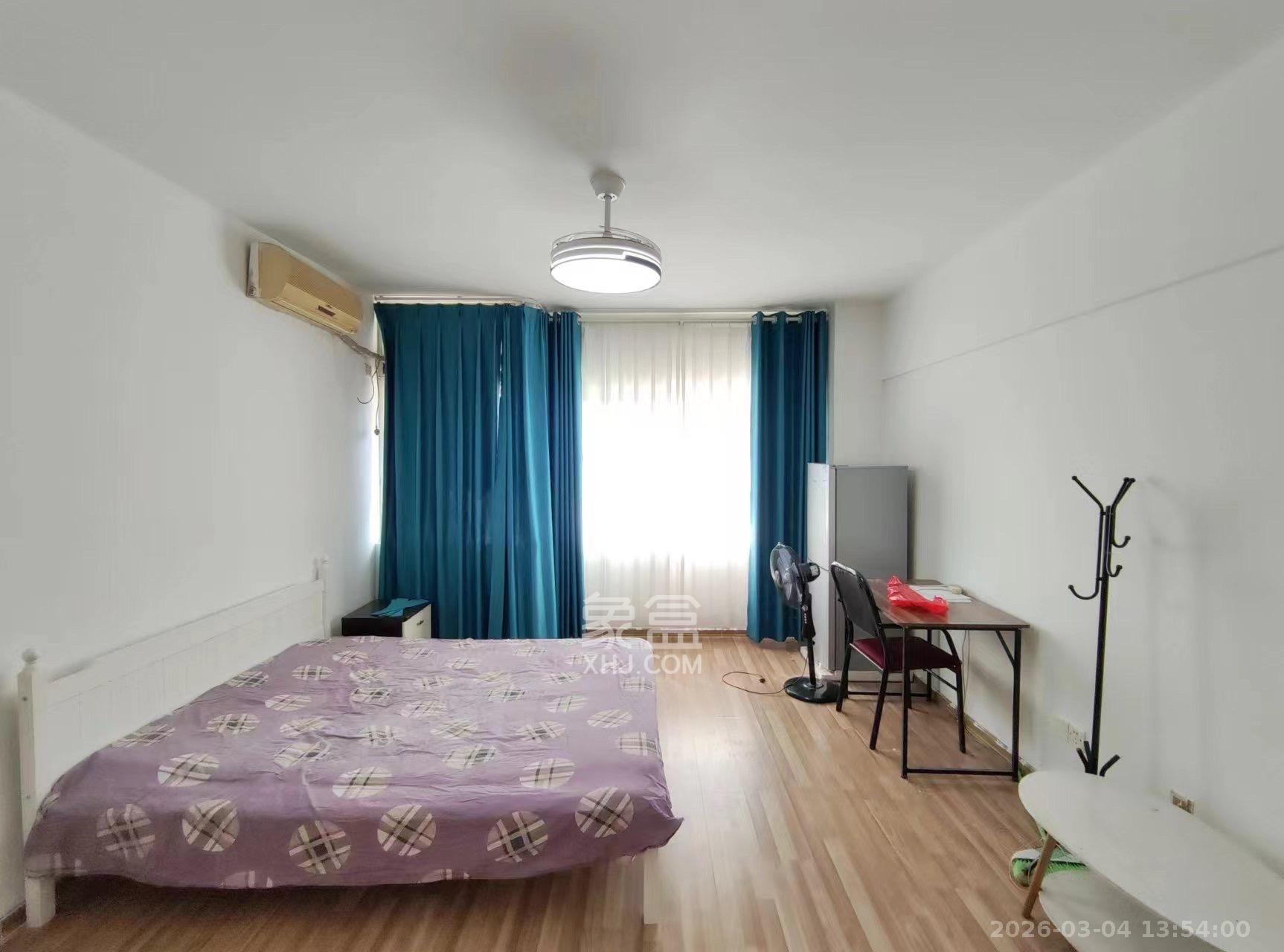 东方公寓  1室1厅1卫    1300.0元/月