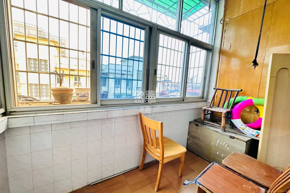 解放四村石子冲 2室1厅1卫 1300.0元/月 解放四村石子冲 2室1厅1卫 1300.0元/月室内图