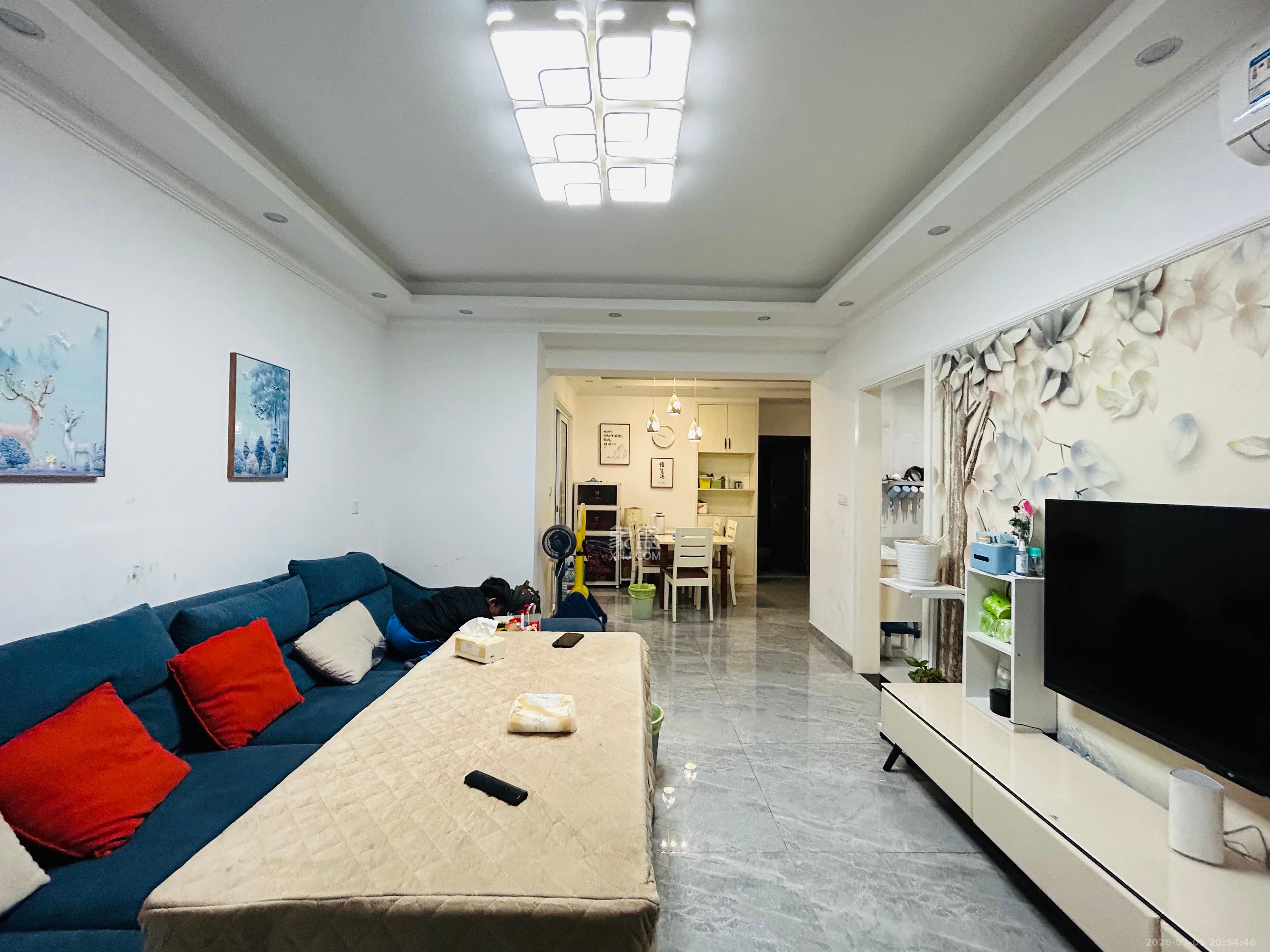 中房F联邦  2室2厅1卫    2400.0元/月