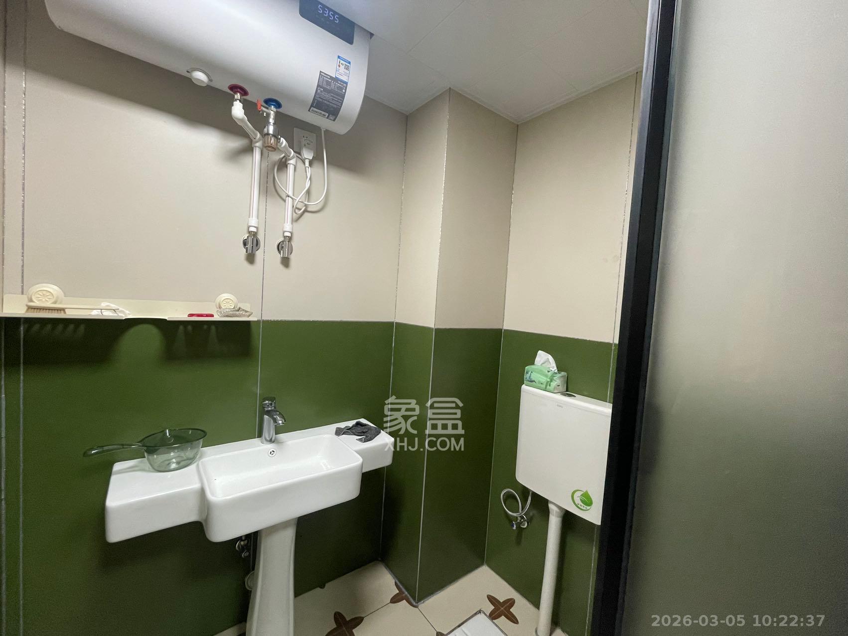 卢浮原著  1室2厅1卫    2000.0元/月